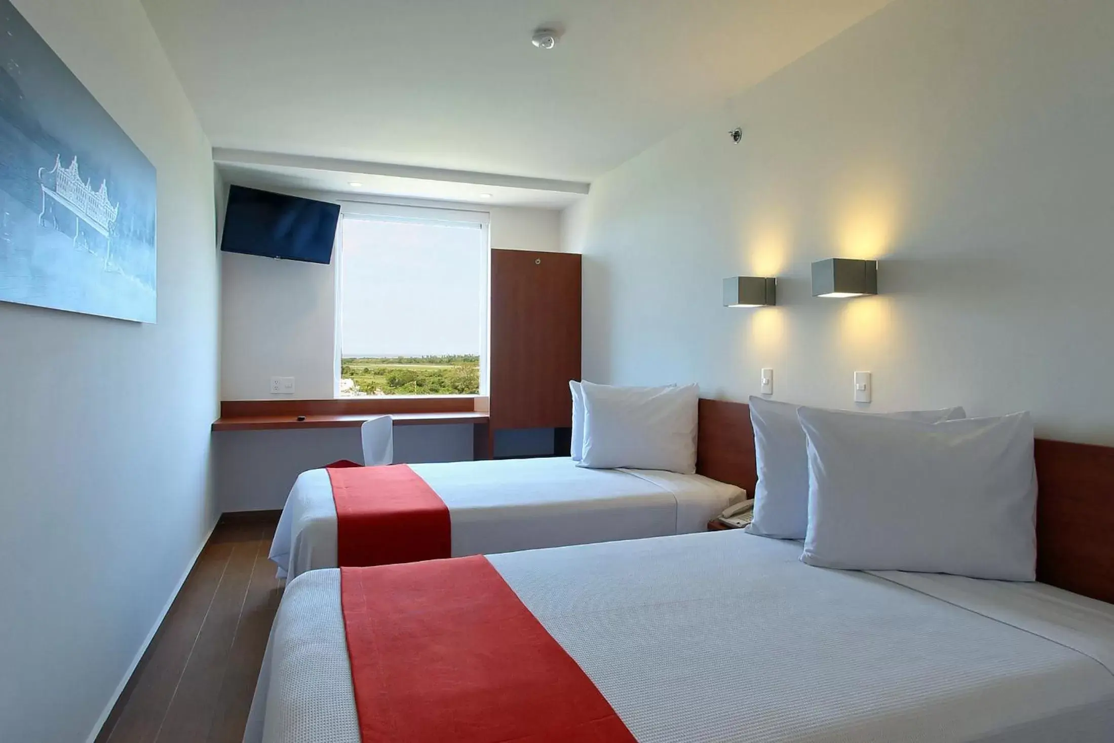 Photo of the whole room, Bed in One Puerto Vallarta Aeropuerto