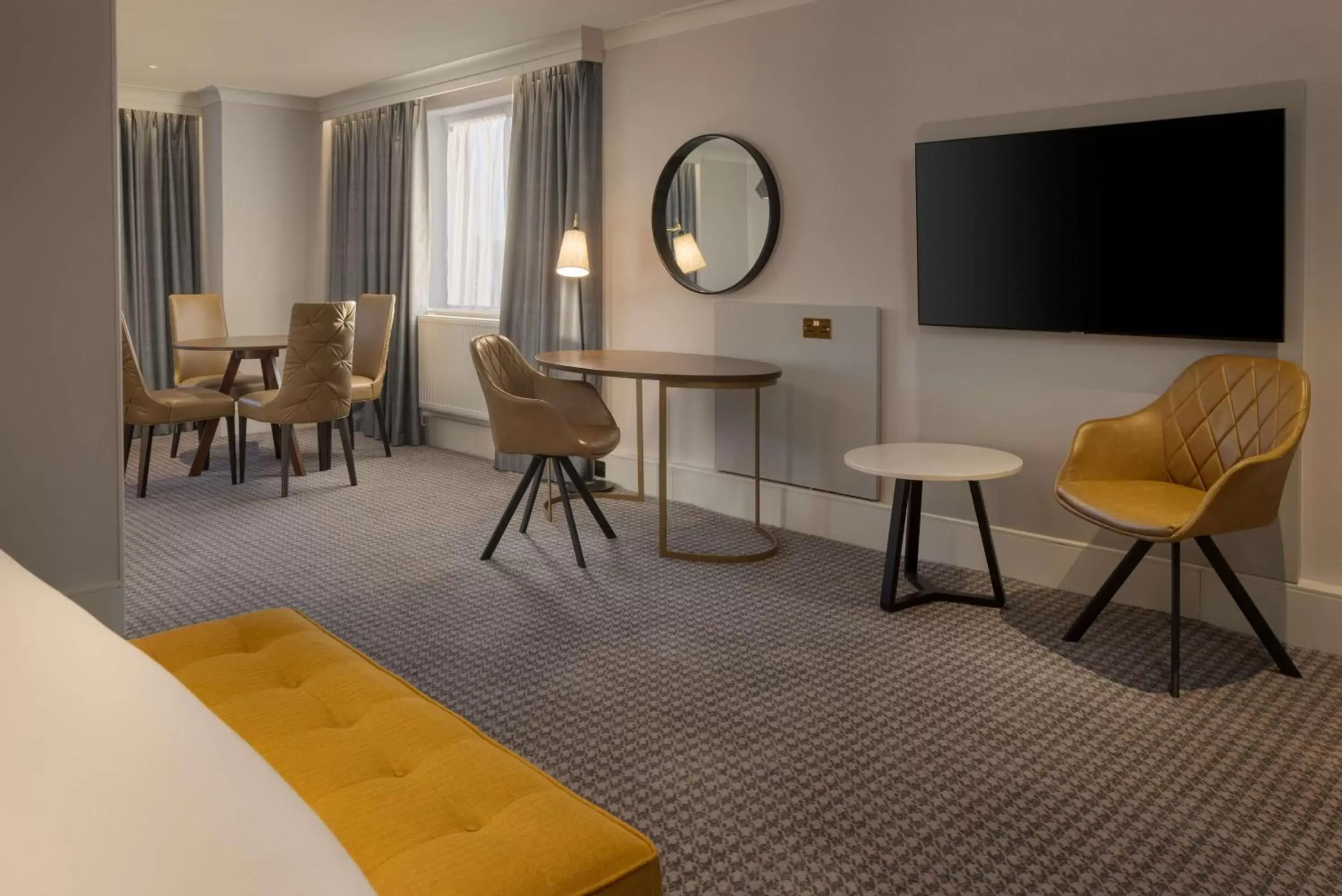 Bedroom, TV/Entertainment Center in DoubleTree by Hilton Stoke-on-Trent, United Kingdom