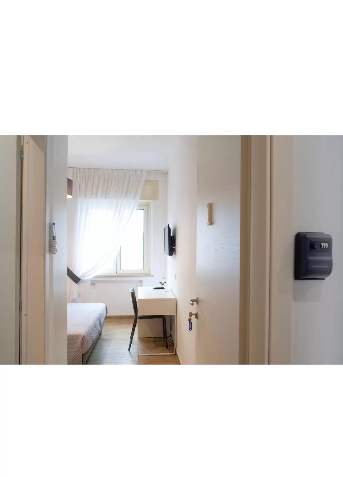 TV/Entertainment Center in B&b CasaCapaldo