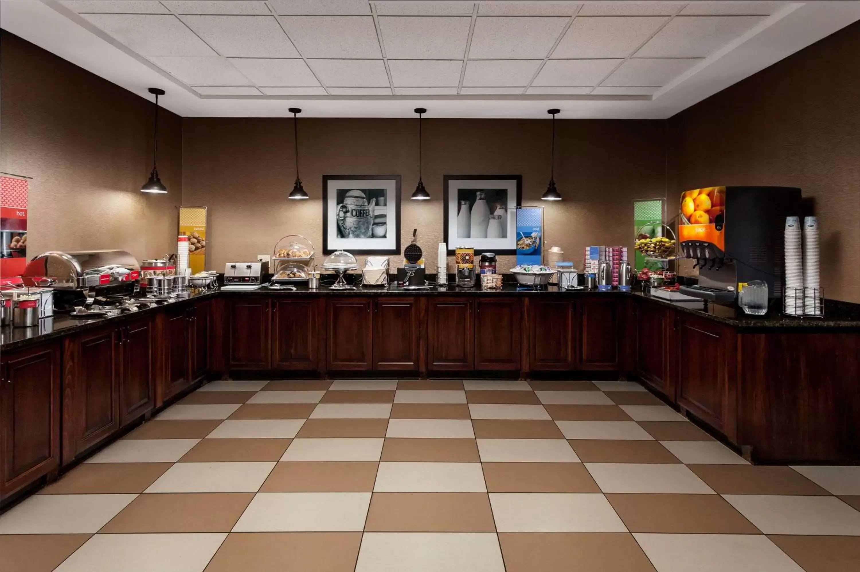 Dining area, Restaurant/Places to Eat in Hampton Inn Newberry Opera House