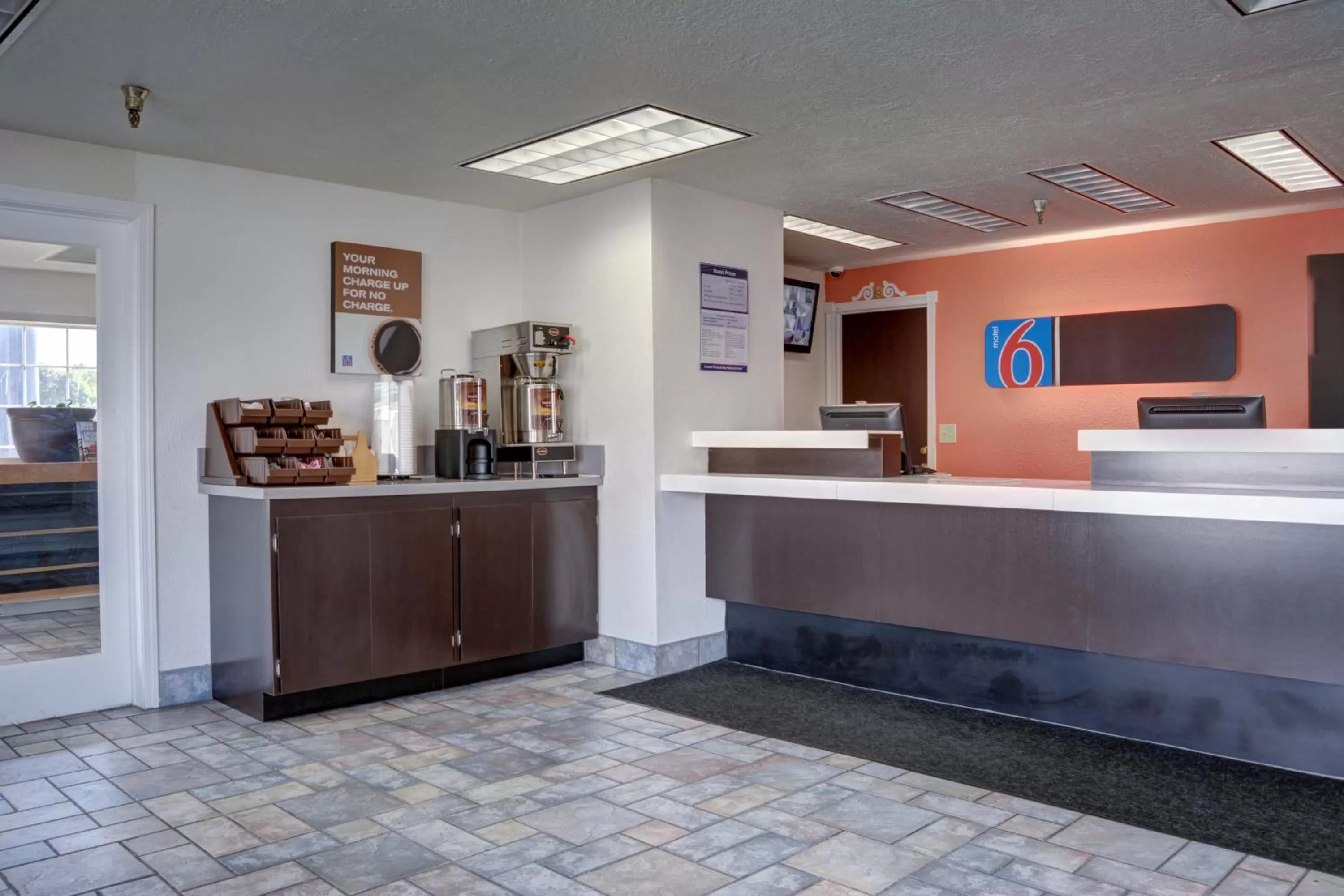 Lobby or reception in Motel 6-The Dalles, OR