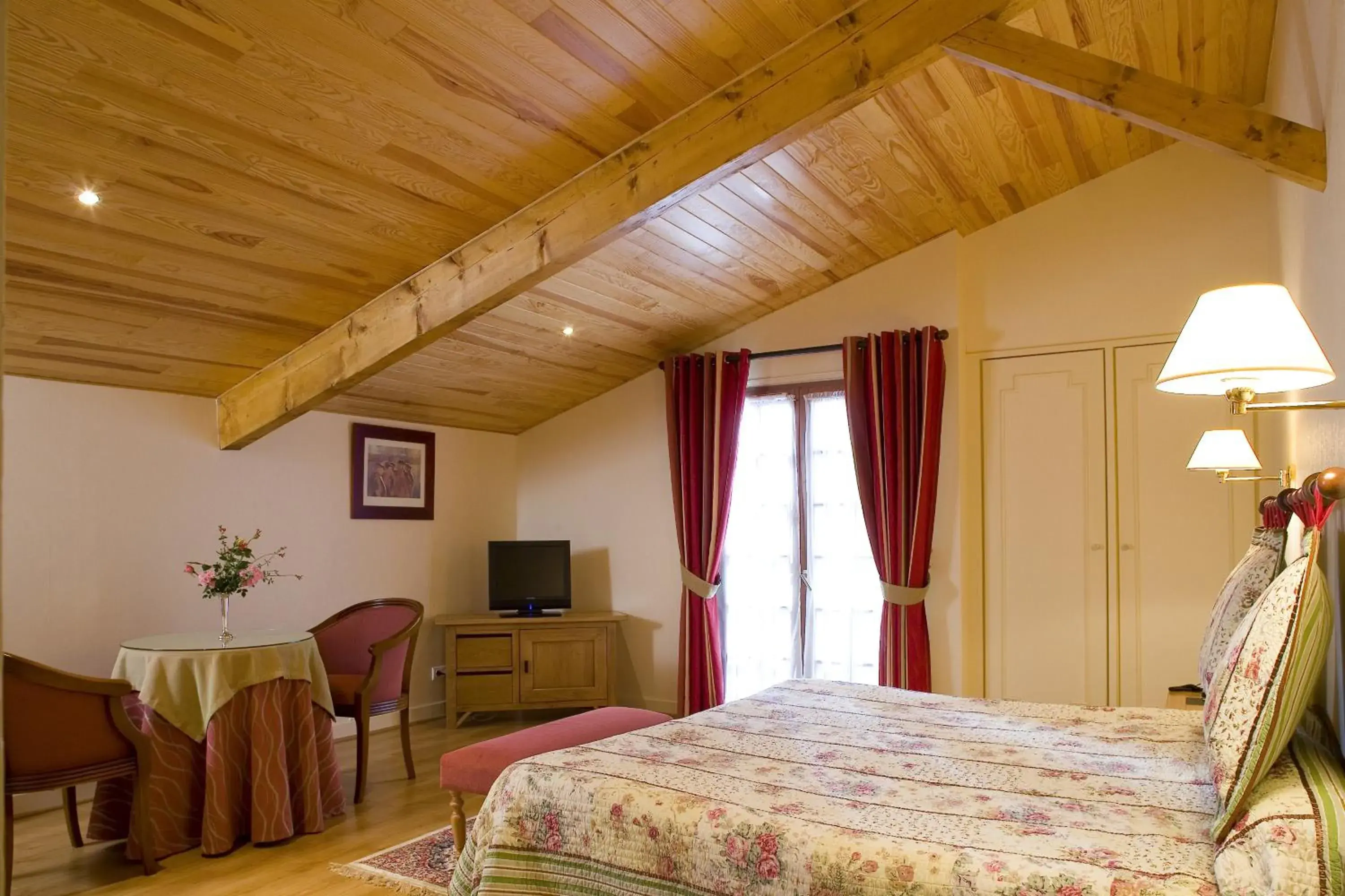 Photo of the whole room, Bed in Hotel Argi-Eder, The Originals Relais (Relais du Silence)