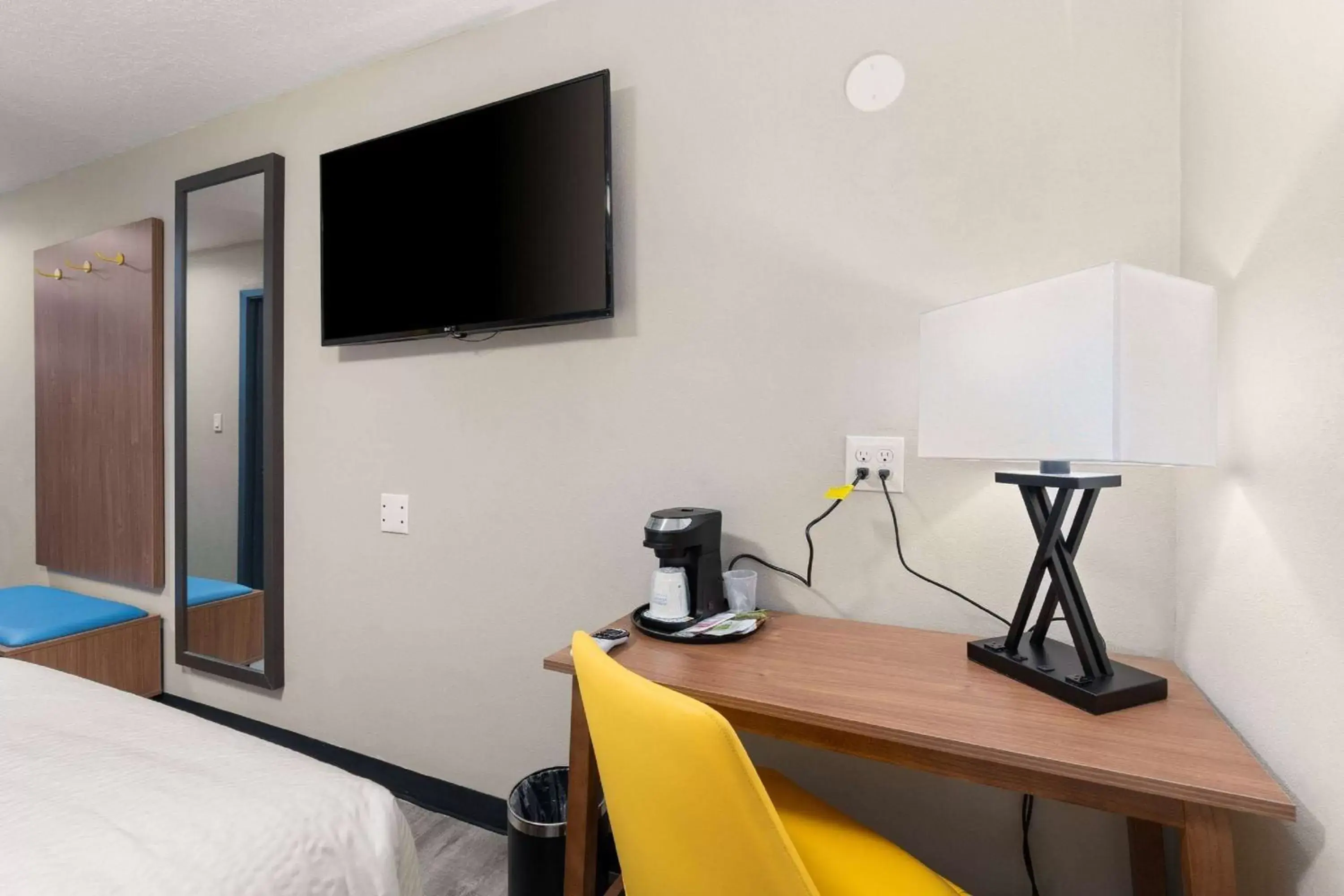 Photo of the whole room, TV/Entertainment Center in Days Inn by Wyndham Albuquerque I-25