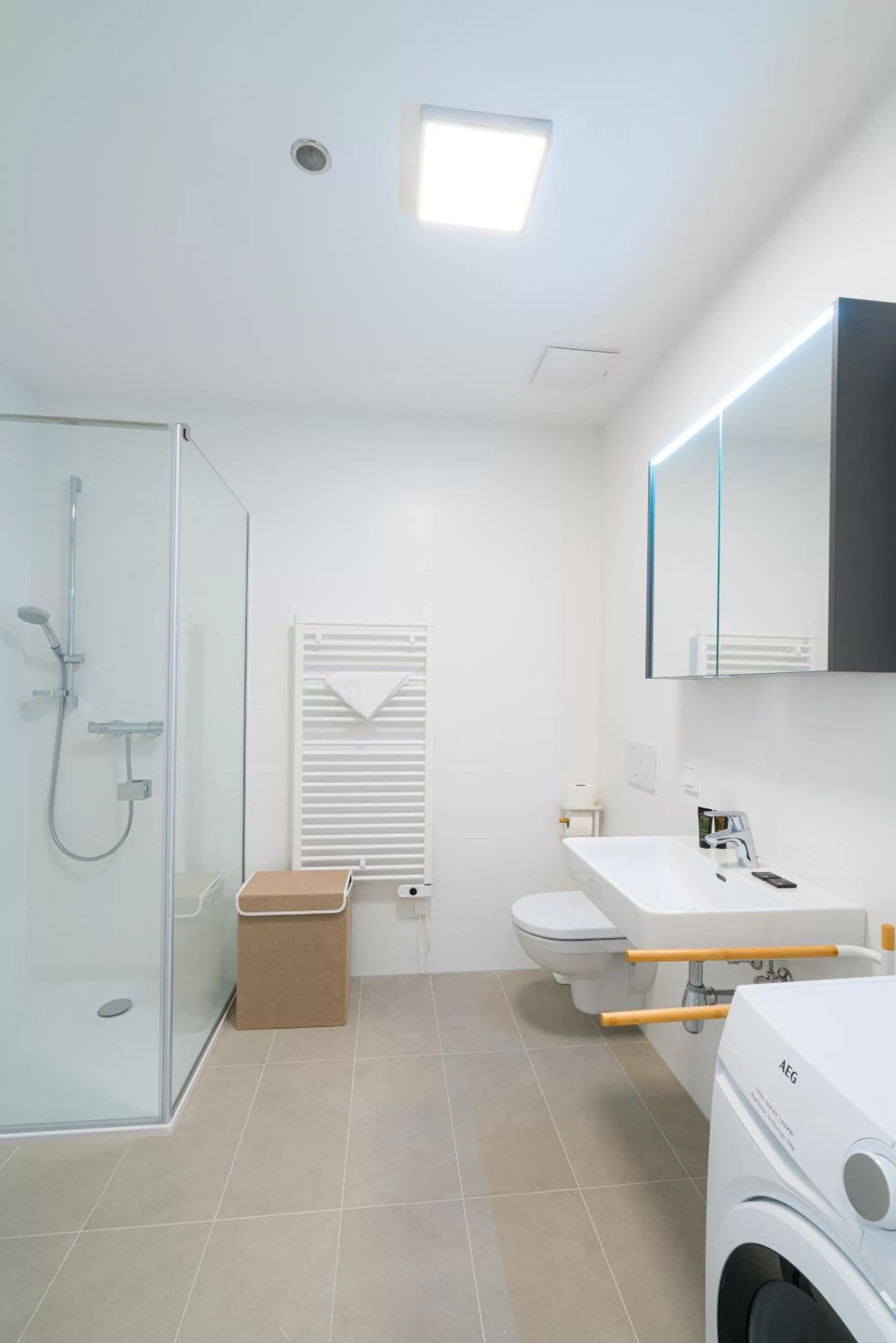 Bathroom in Vienna Residence, Marina Tower - Danube