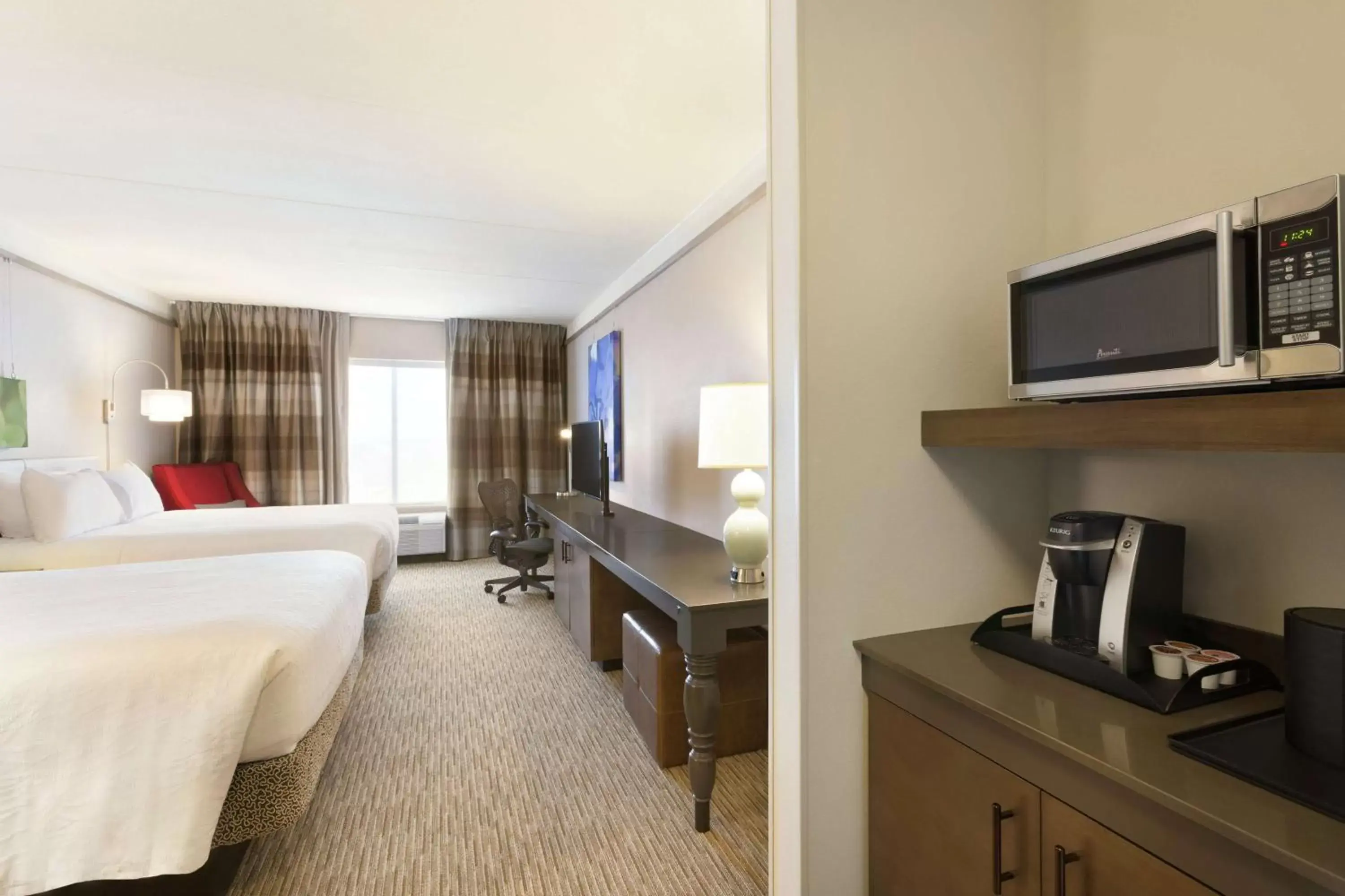 Premium Queen Room with Two Queen Beds in Hilton Garden Inn Pittsburgh Airport South-Robinson Mall Premium Queen Room with Two Queen Beds in Hilton Garden Inn Pittsburgh Airport South-Robinson Mall