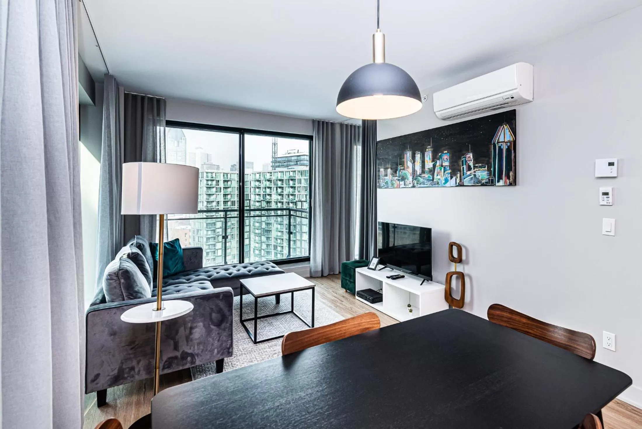 TV and multimedia in WERFY Luxury Apart-Hotel