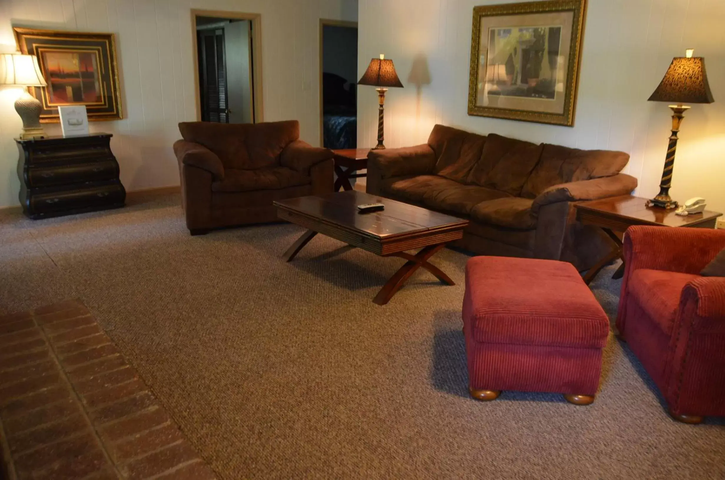 Seating Area in The Retreat at Center Hill Lake