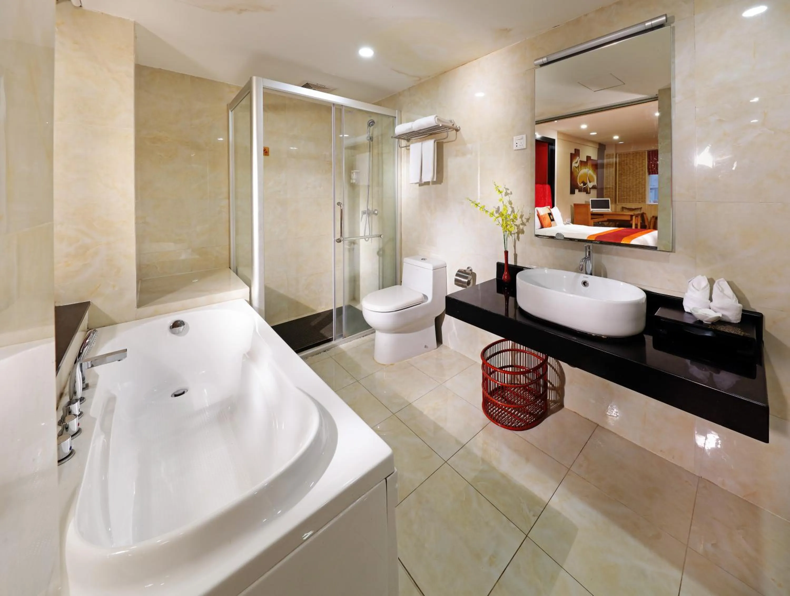 Bathroom in Guangzhou The Royal Garden Hotel