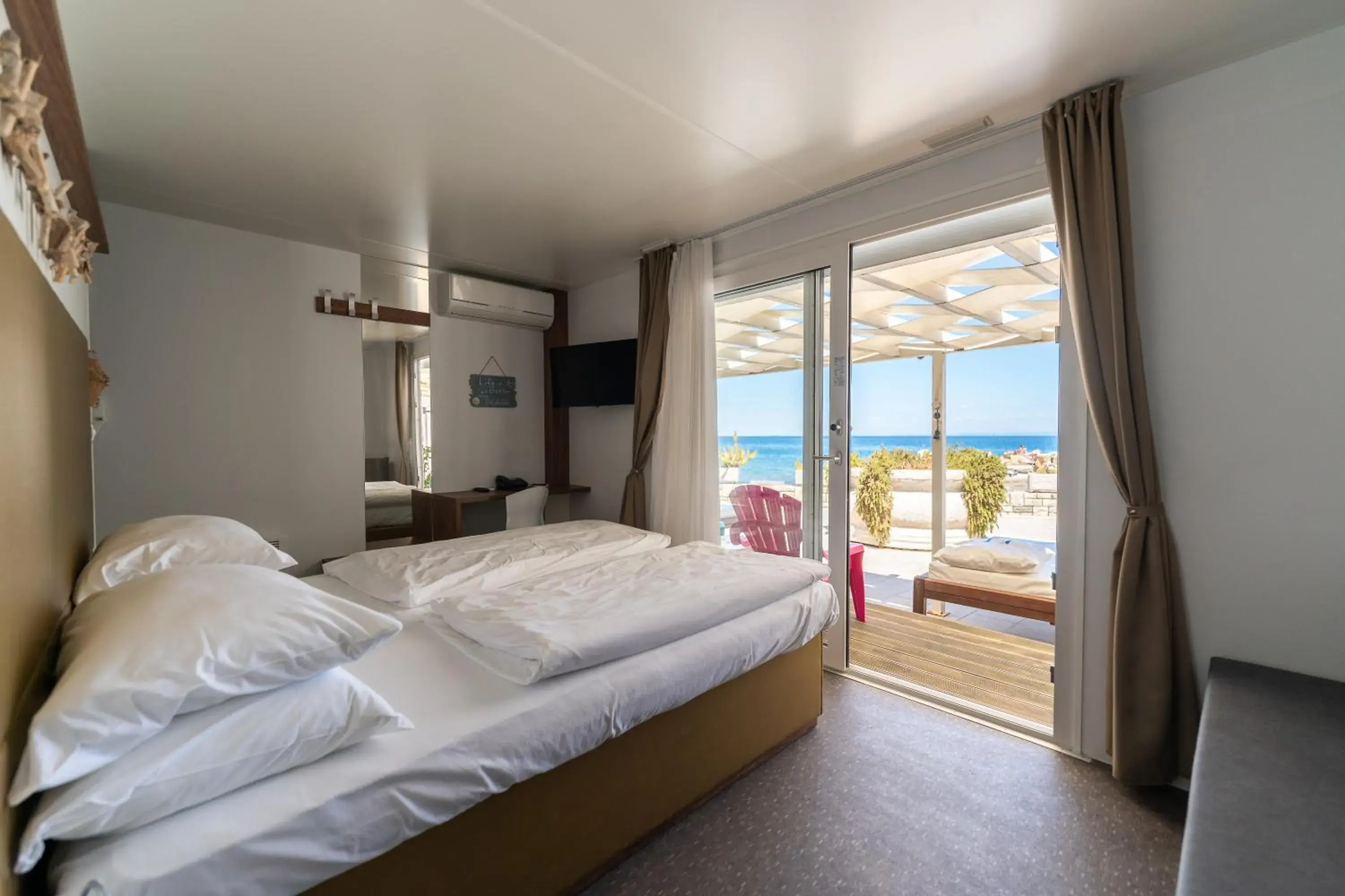Bed in Barbara Piran Beach Hotel