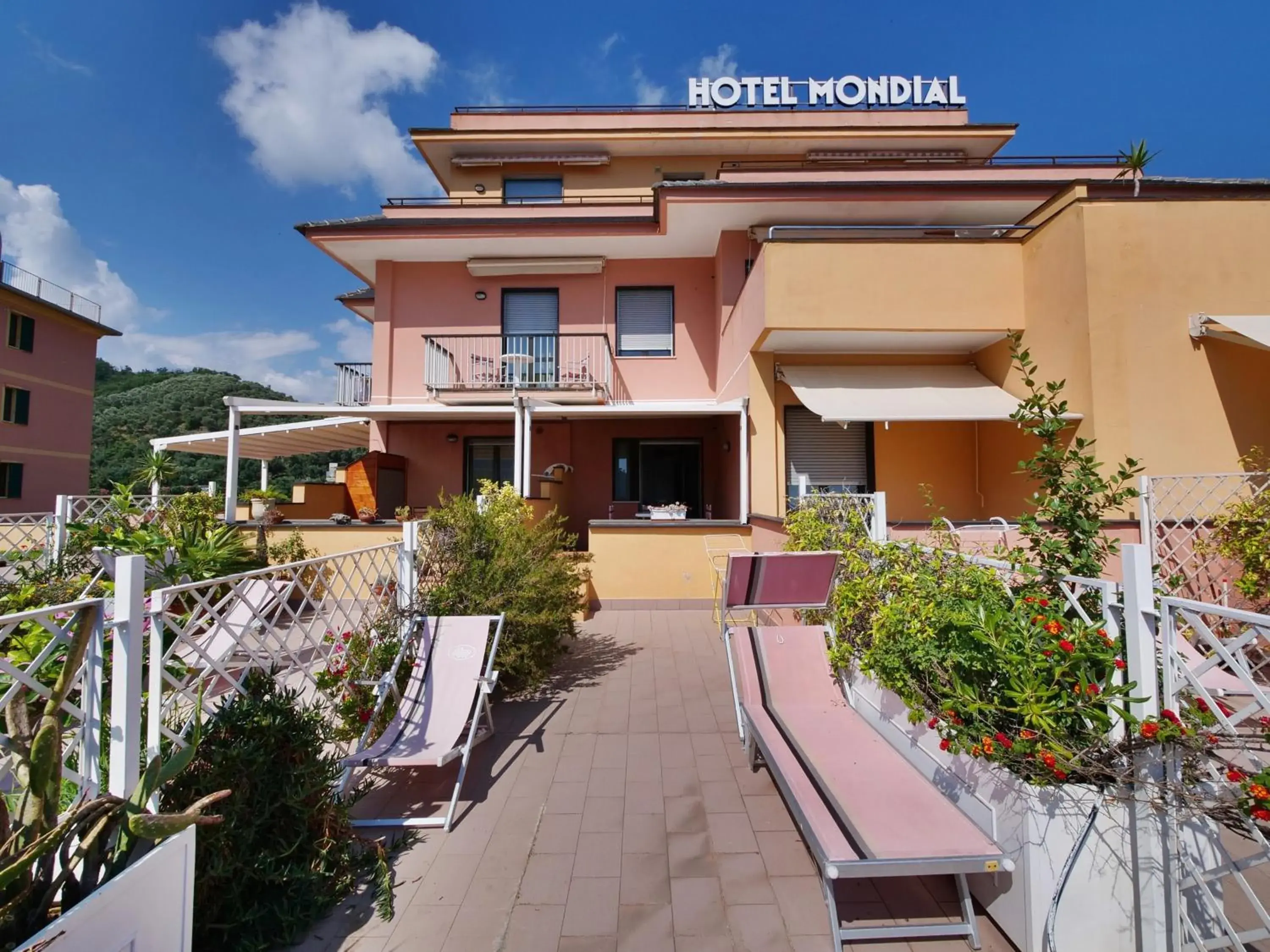 Property Building in Hotel Residence Mondial