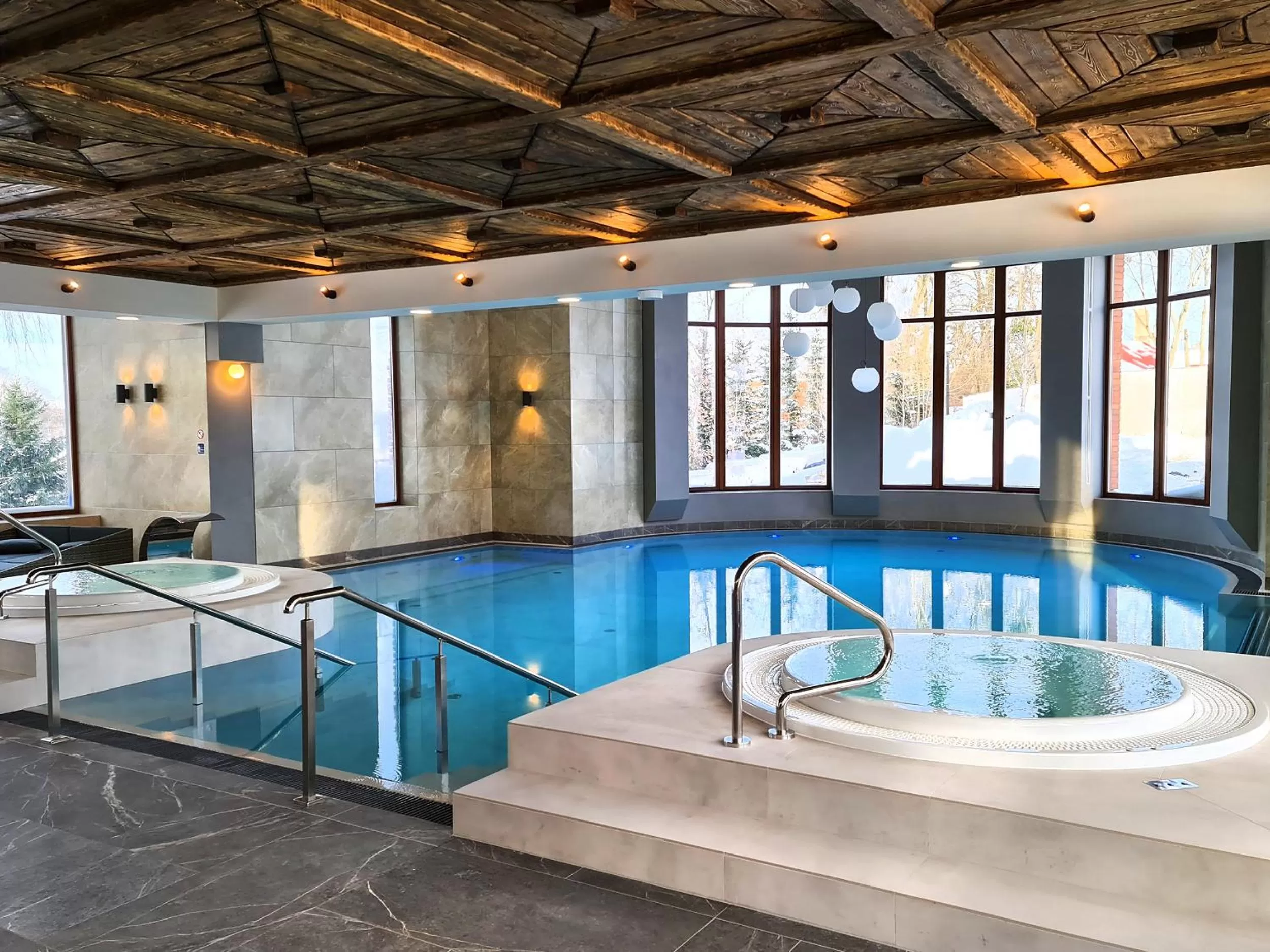 Swimming pool in Hotel Zamek Ryn