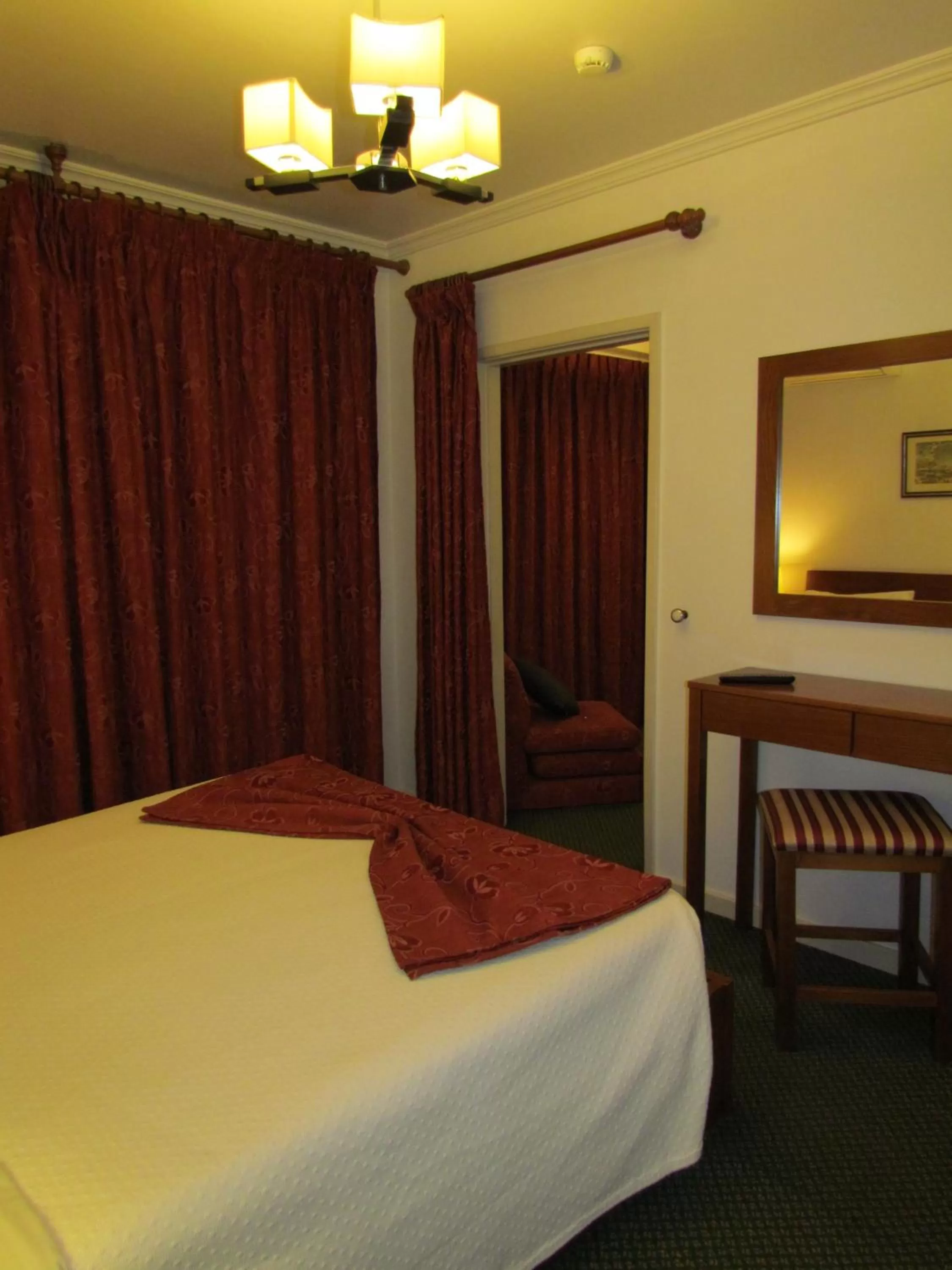 Photo of the whole room, Bed in Vera Cruz Porto Downtown Hotel