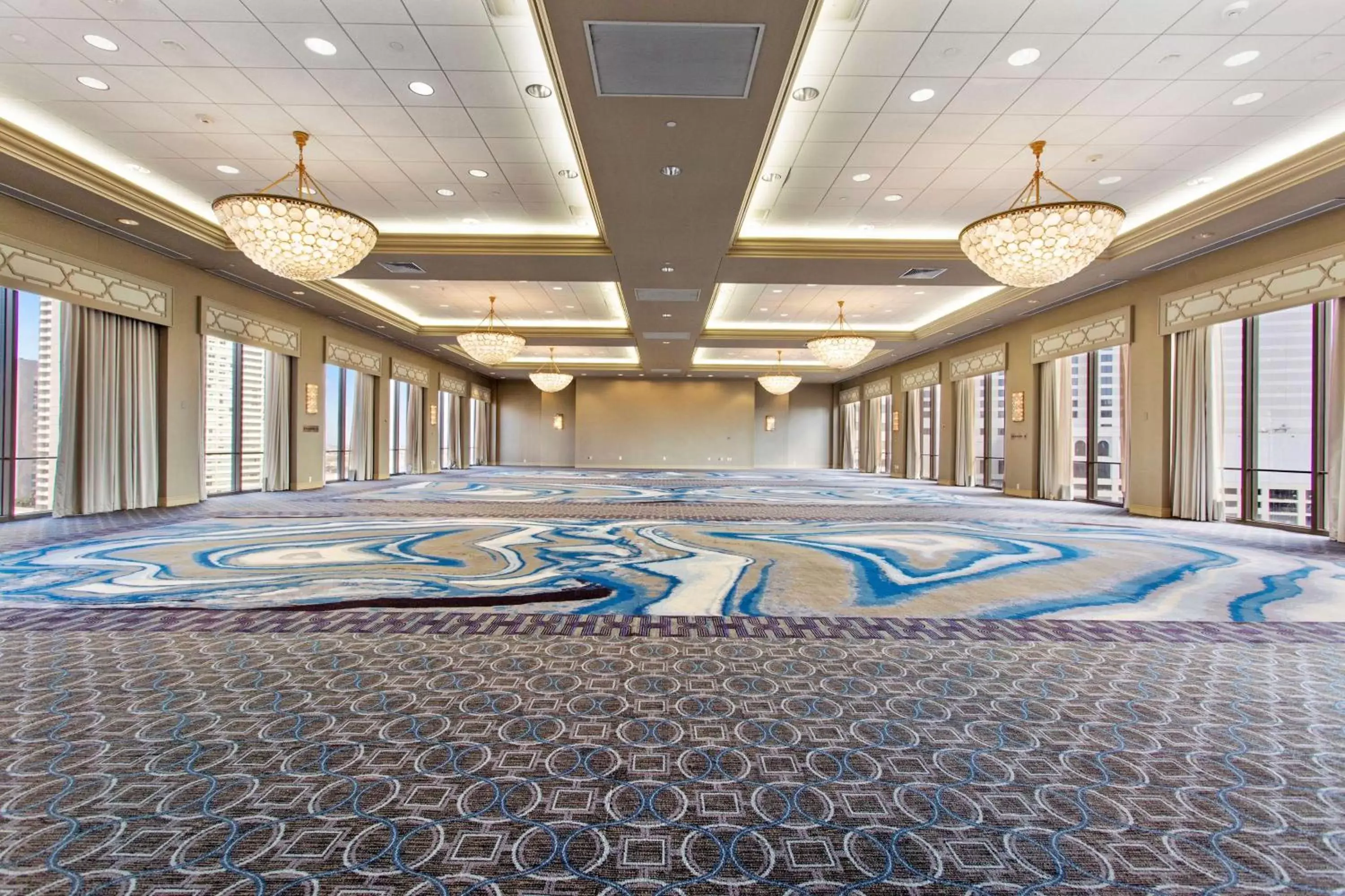 Meeting/conference room, Swimming Pool in DoubleTree by Hilton New Orleans
