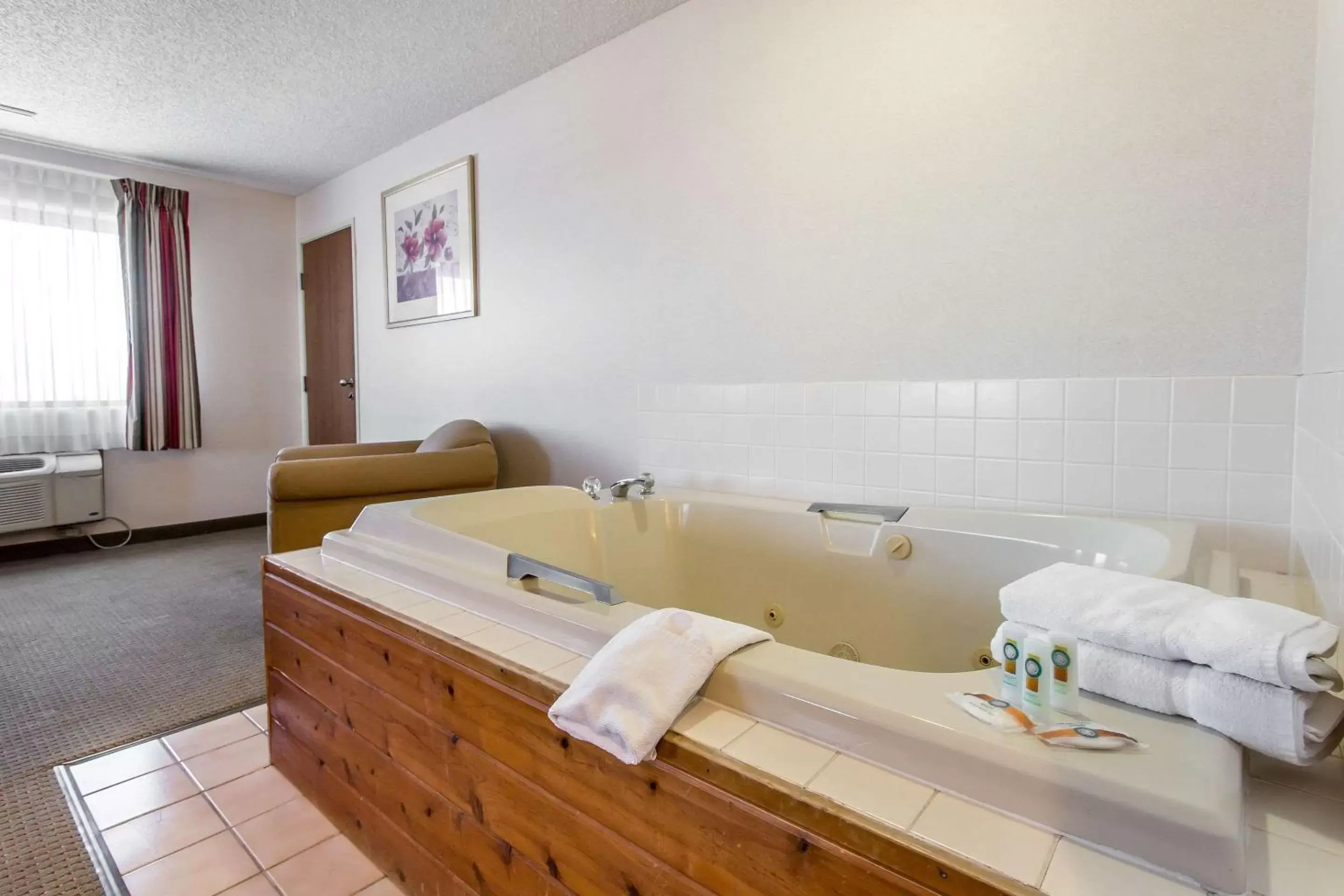 Photo of the whole room, Bathroom in Quality Inn Delta Gateway to Rocky Mountains