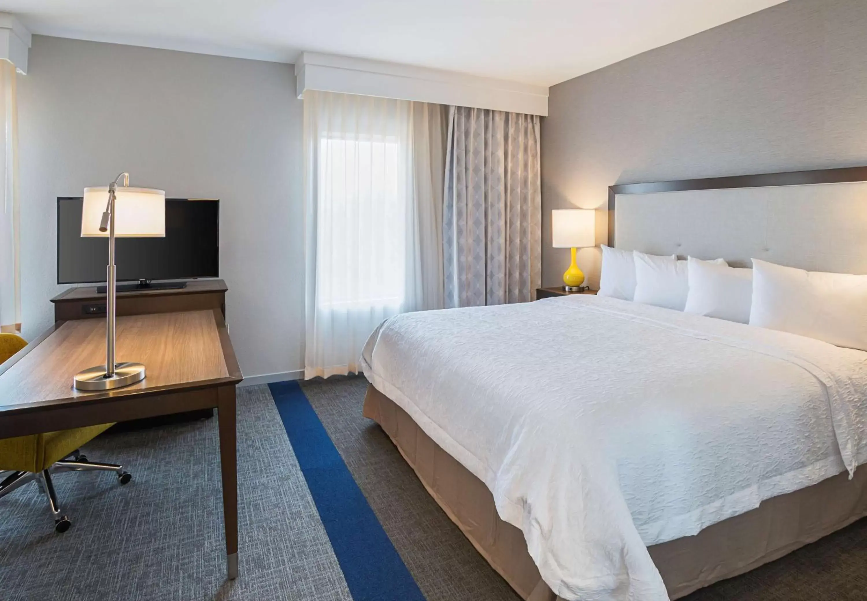 Bedroom, Bed in Hampton Inn & Suites Colleyville DFW Airport West