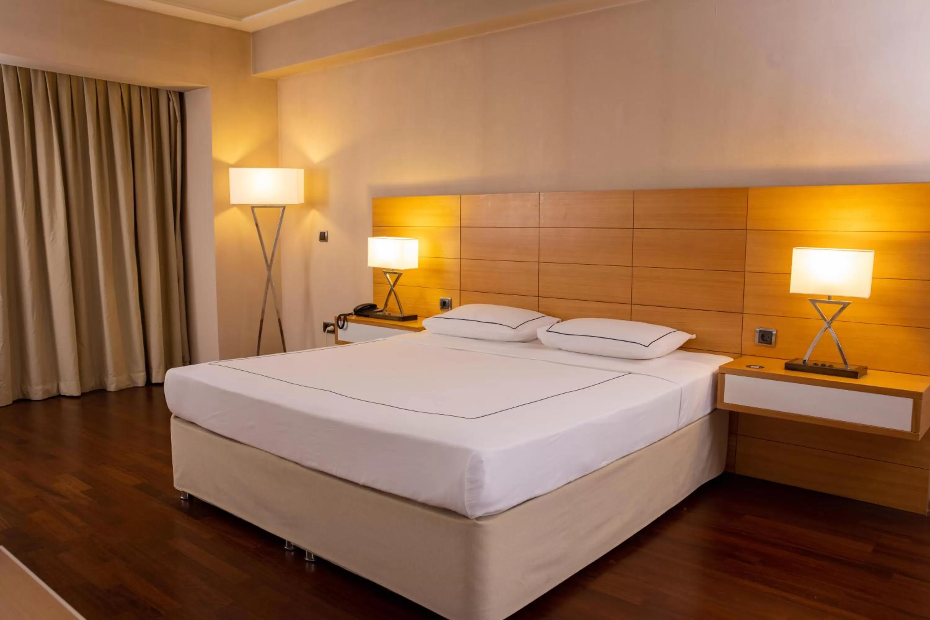 Bedroom, Bed in Anemon Grand Konya Otel