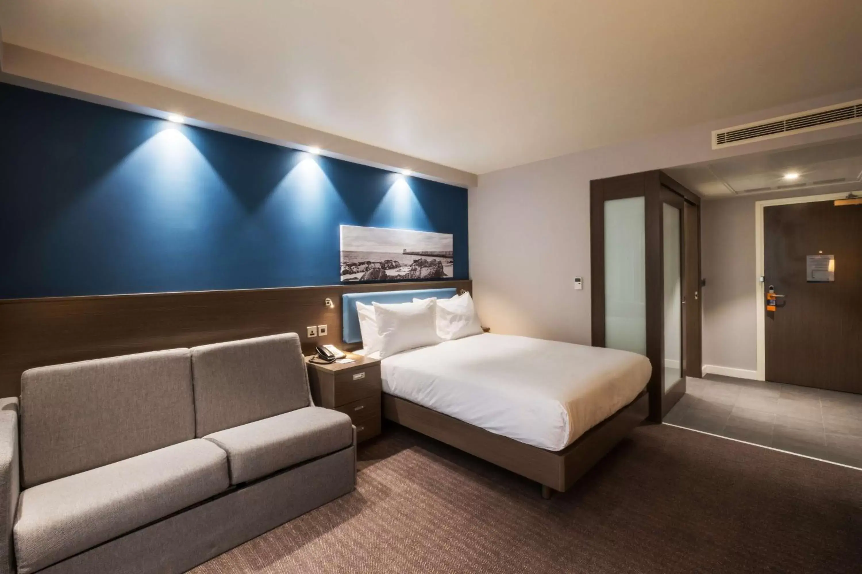 Bed in Hampton By Hilton Aberdeen Airport