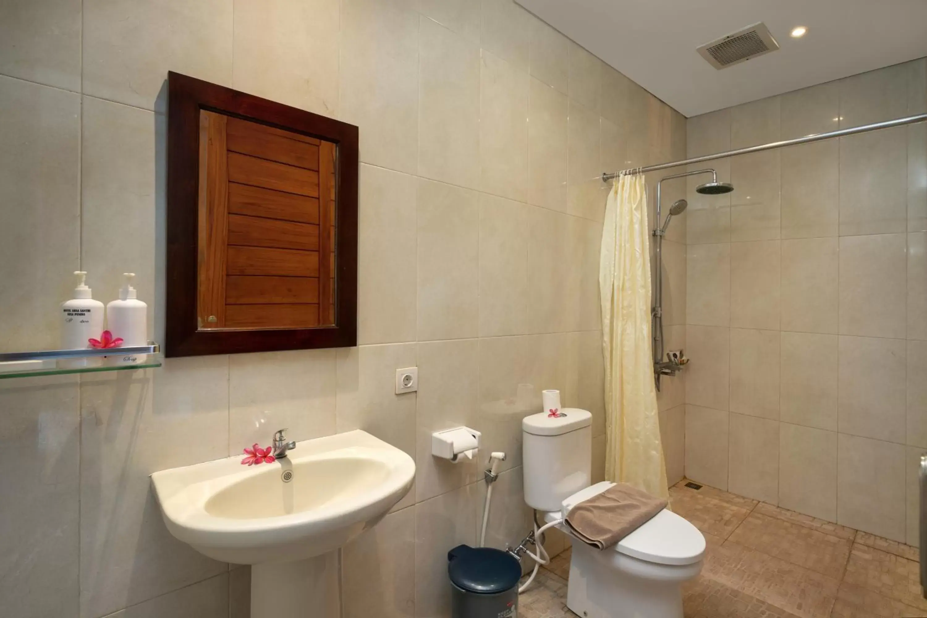 Deluxe Double or Twin Room with Pool View - Free Shuttle to Harbor in Hotel Arsa Santhi Nusa Penida Deluxe Double or Twin Room with Pool View - Free Shuttle to Harbor in Hotel Arsa Santhi Nusa Penida