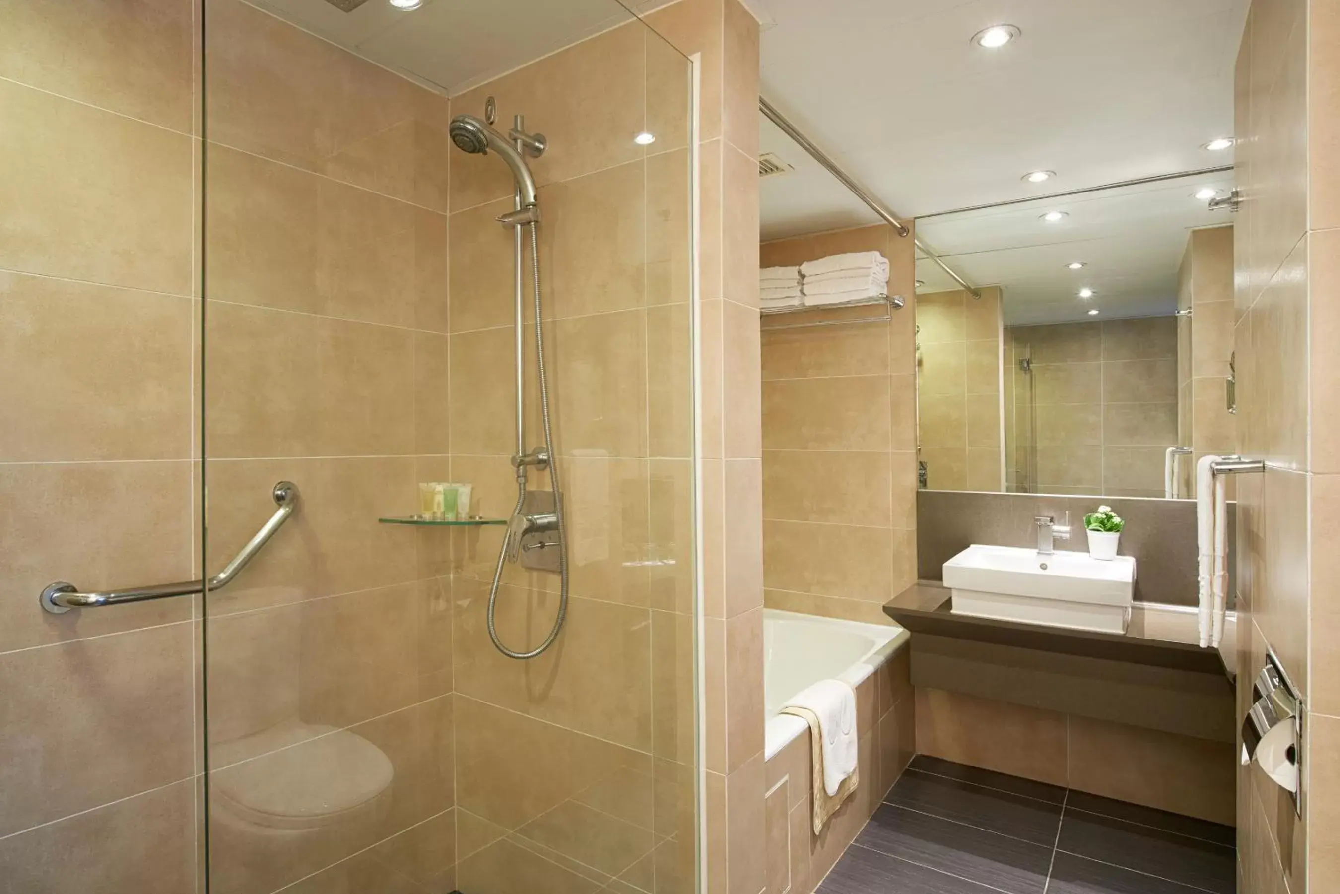 Shower, Bathroom in The Cityview