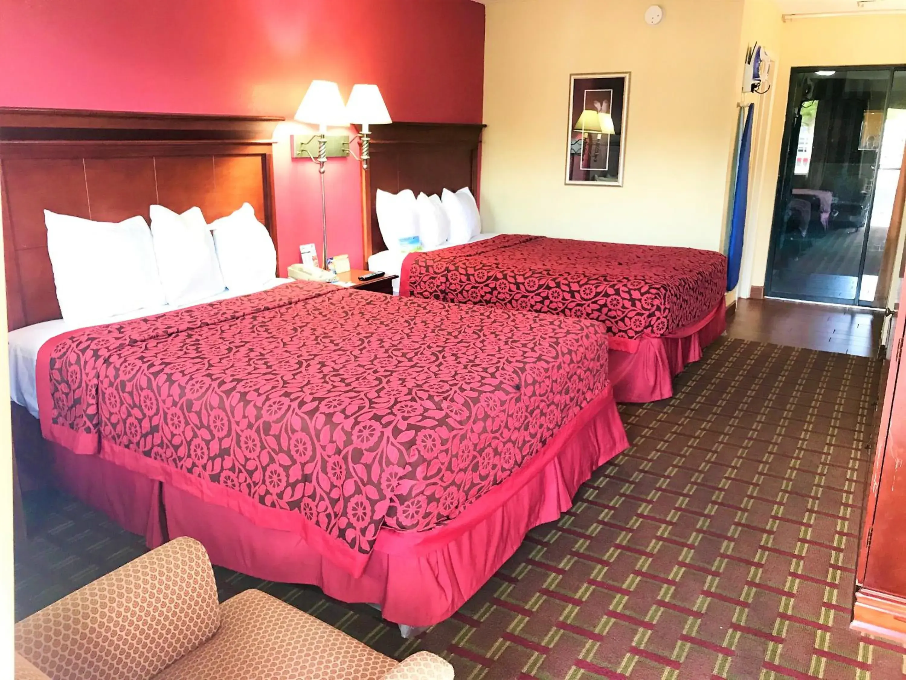 Bed in Days Inn by Wyndham East Albuquerque