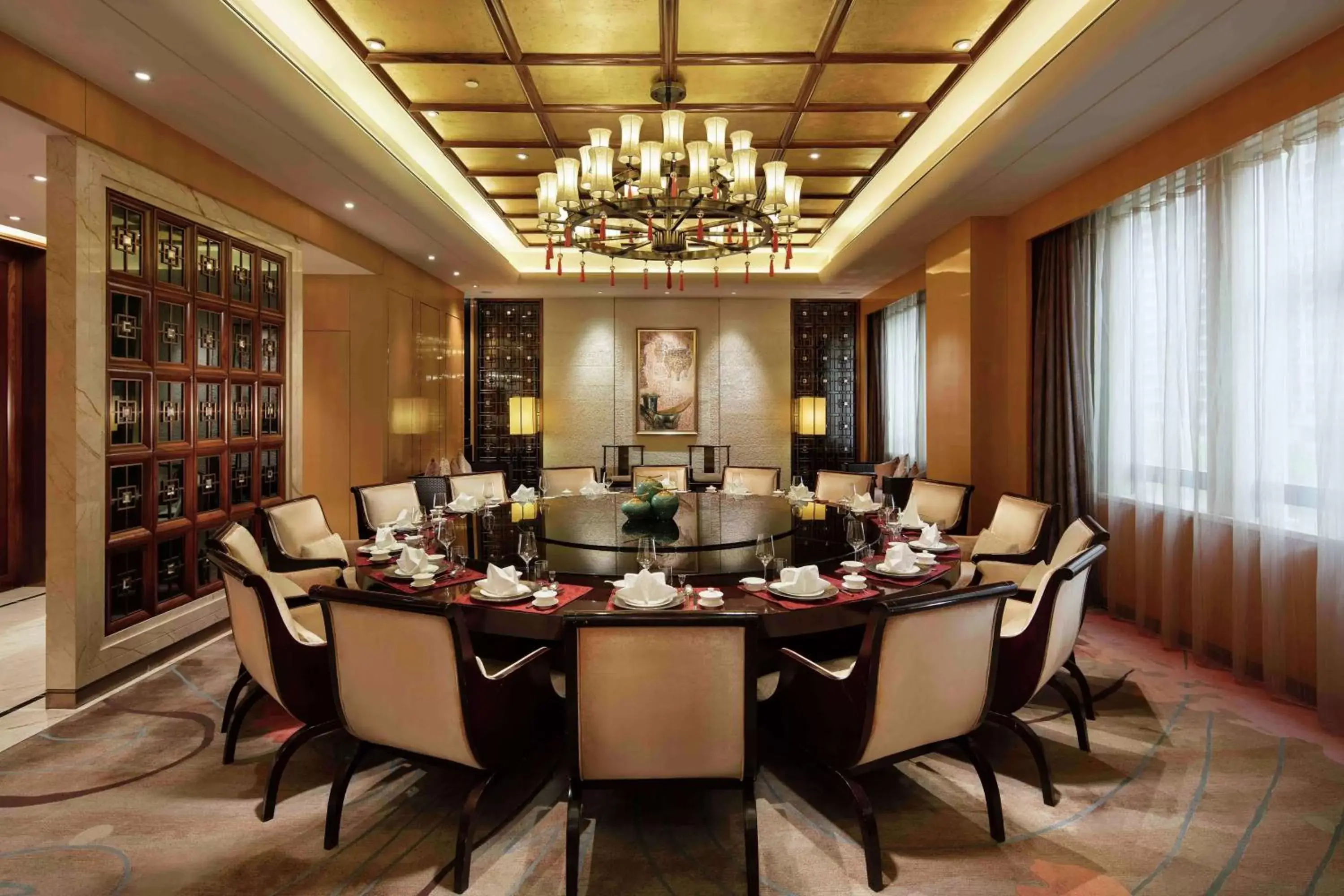 Dining area, Restaurant/Places to Eat in Hilton Zhengzhou