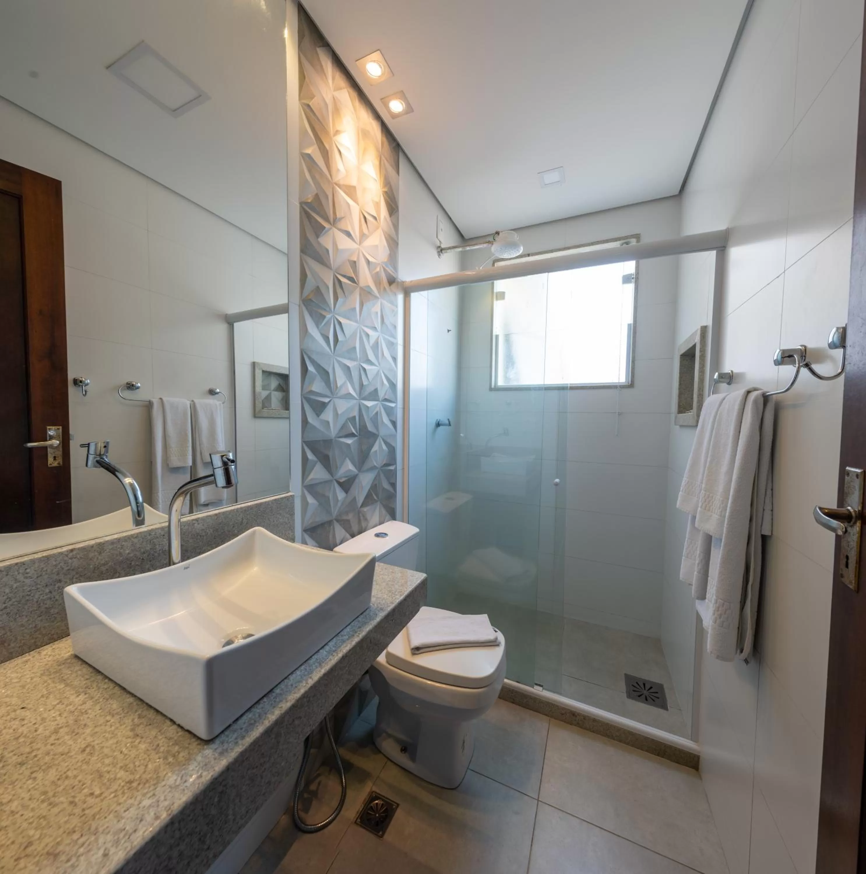 Shower in Hotel Mount Everest