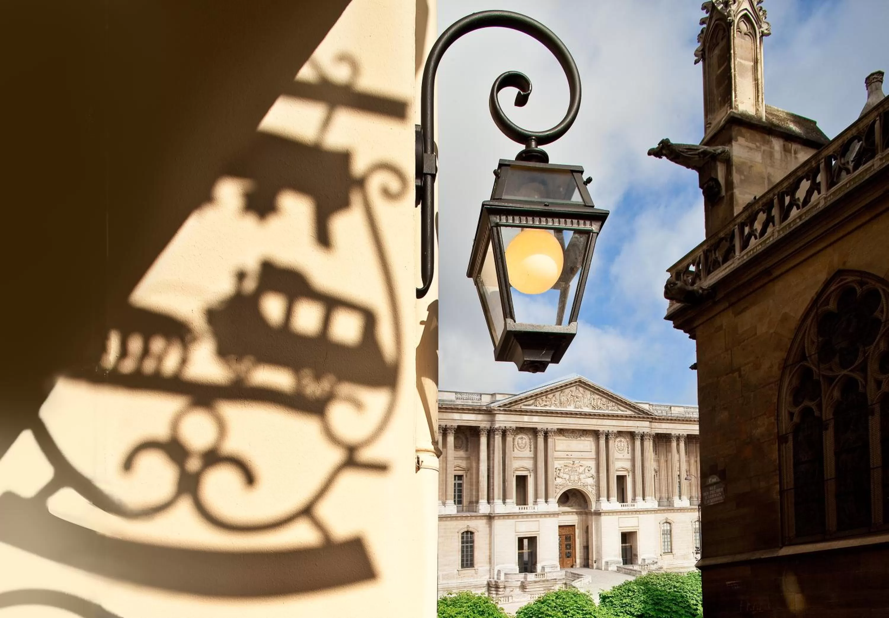 Facade/entrance in Relais Du Louvre