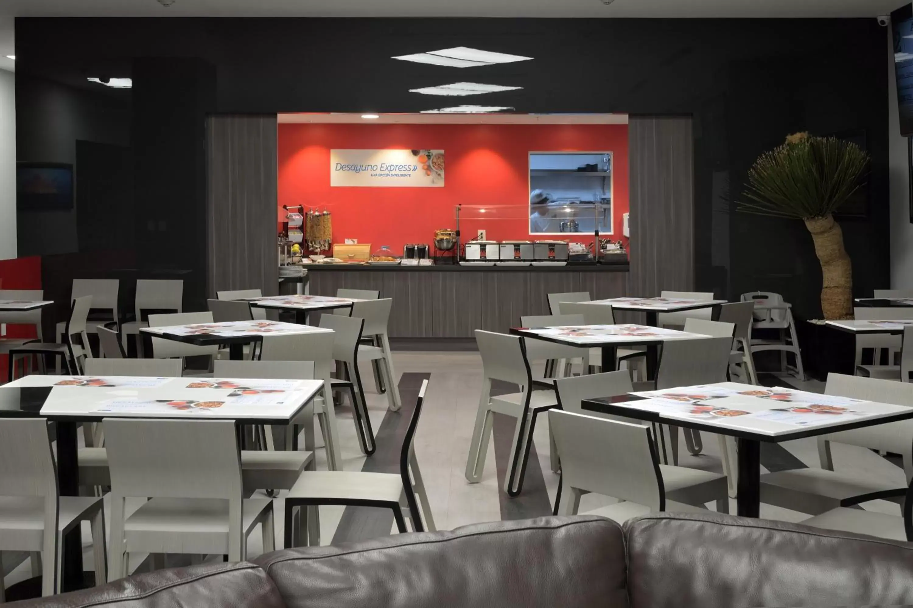 Breakfast, Restaurant/Places to Eat in Holiday Inn Express Pachuca, an IHG Hotel