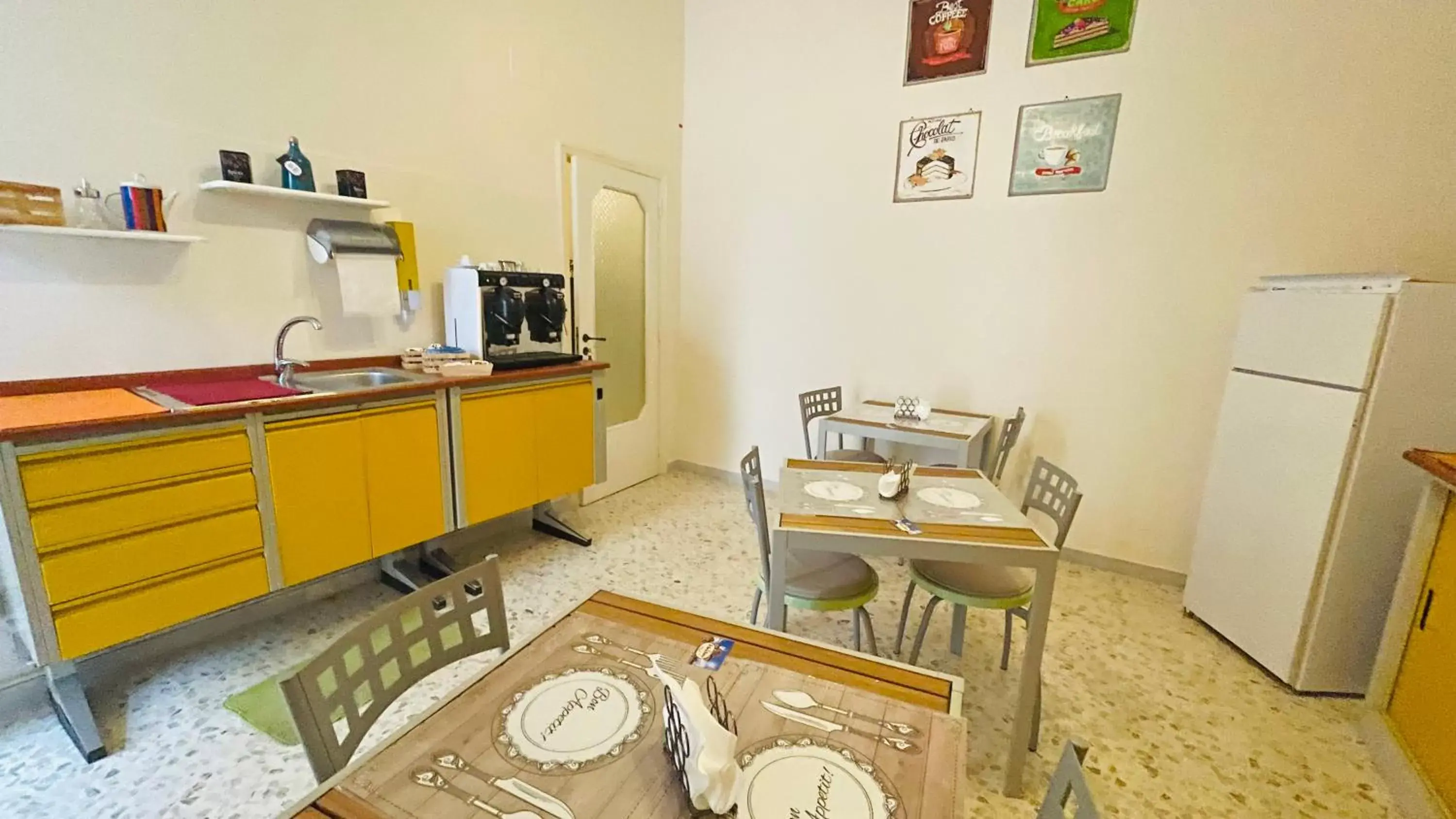 Breakfast, Kitchen/Kitchenette in Bed & Breakfast Al Borgo Antico