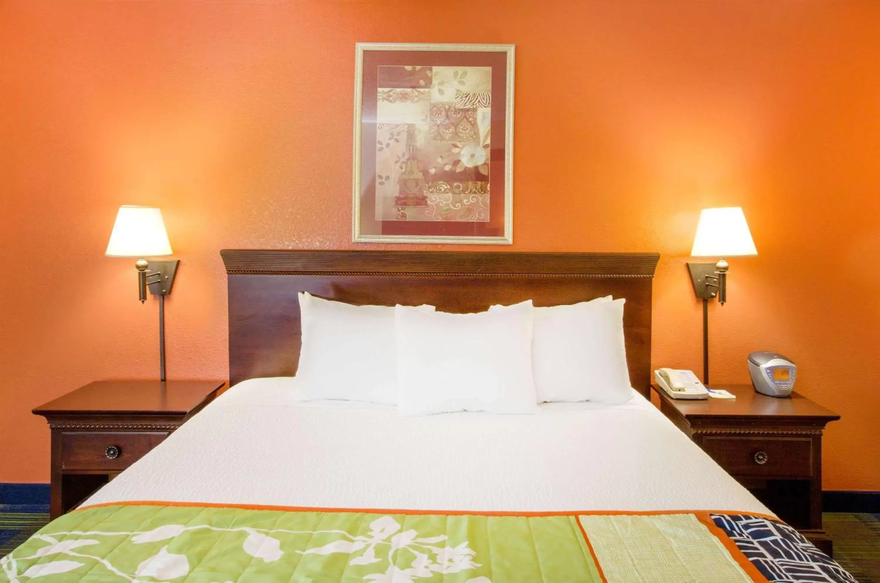 Photo of the whole room, Bed in Days Inn by Wyndham Fremont Photo of the whole room, Bed in Days Inn by Wyndham Fremont