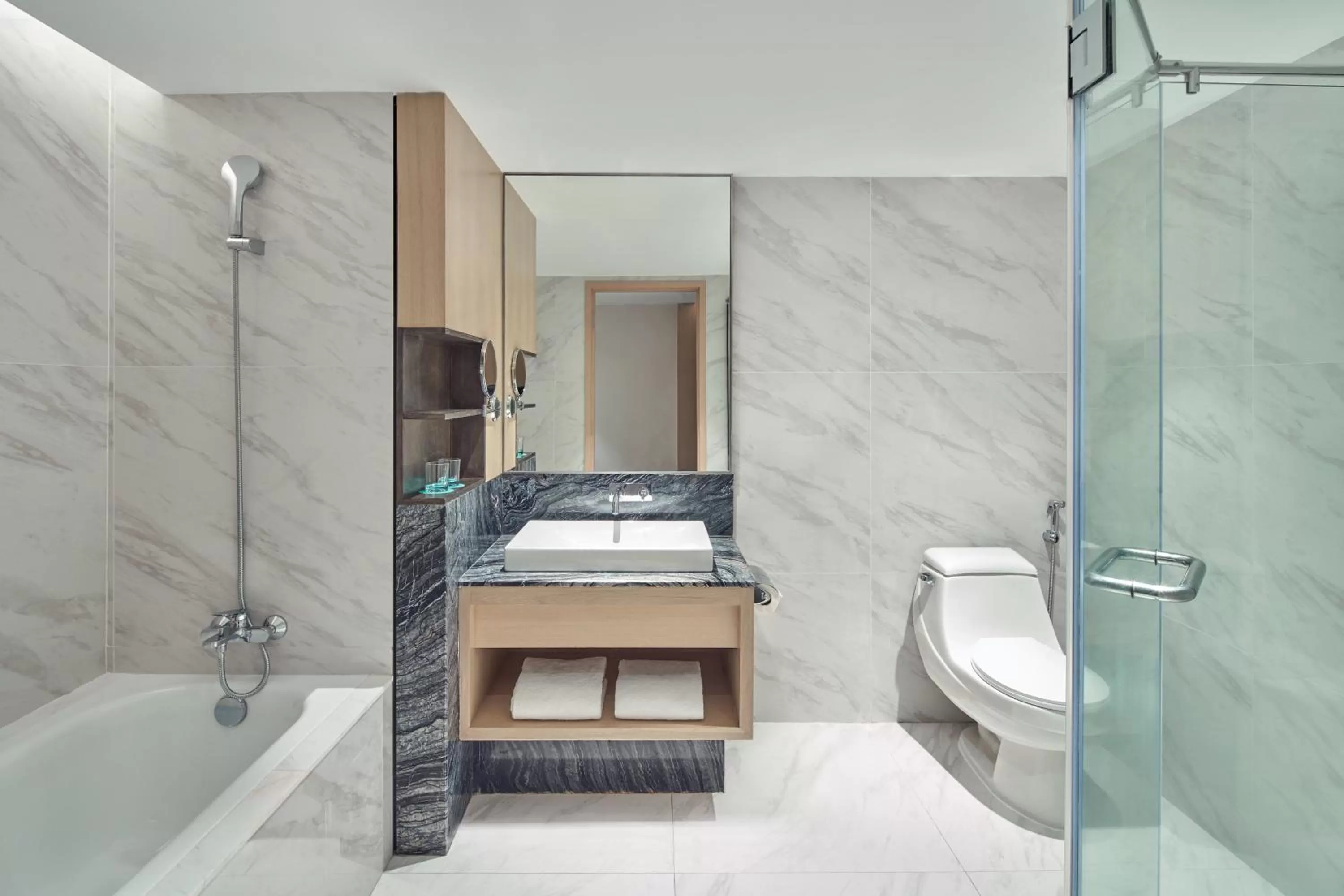 Bathroom, Bed in Le Meridien Kota Kinabalu