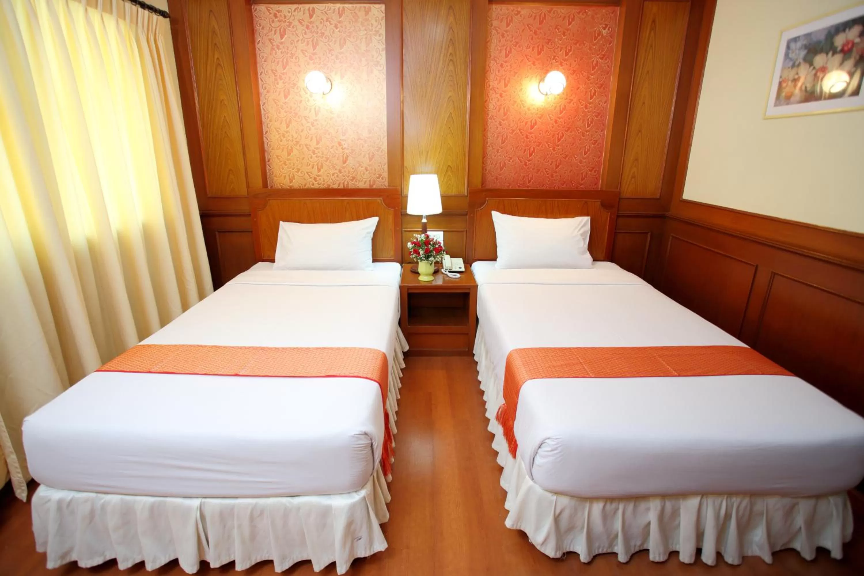 Bed in PJ Watergate Hotel