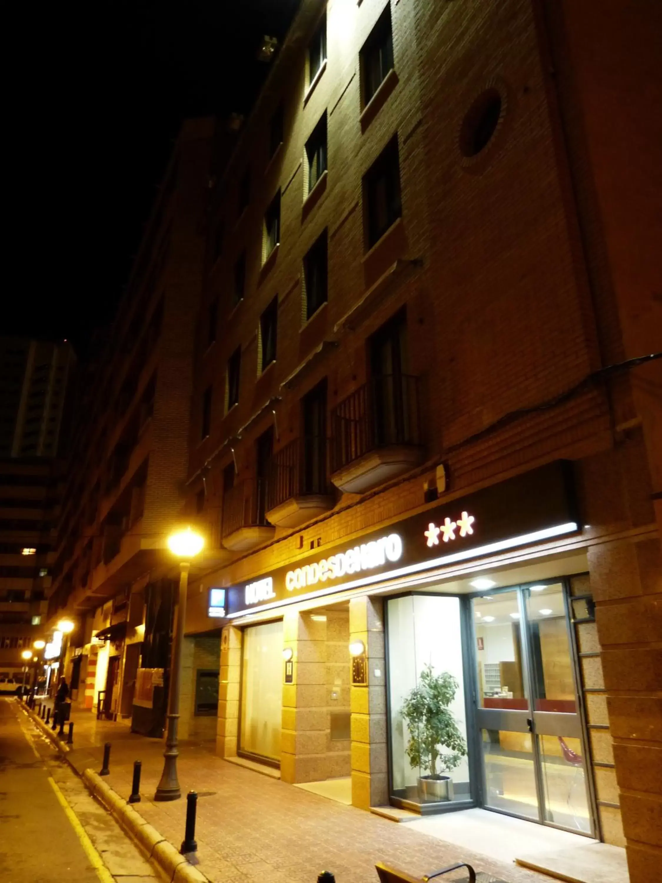 Facade/entrance in Hotel Condes de Haro