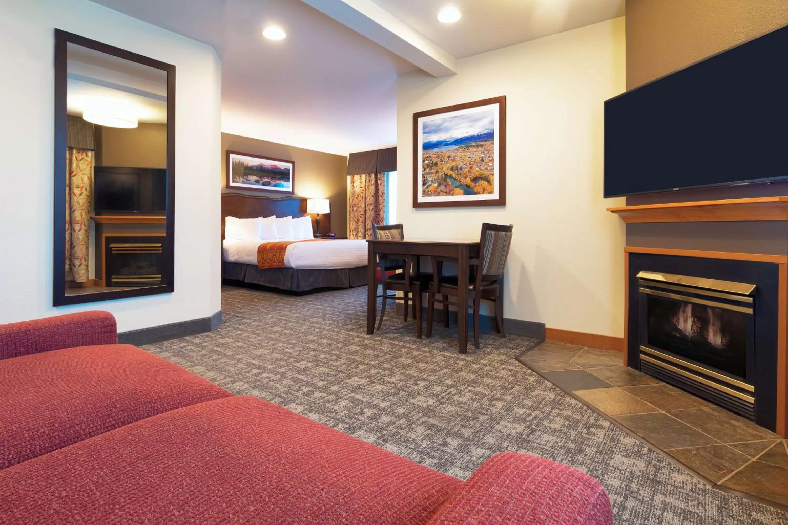 King Suite with Sofa Bed in Best Western Rocky Mountain Lodge