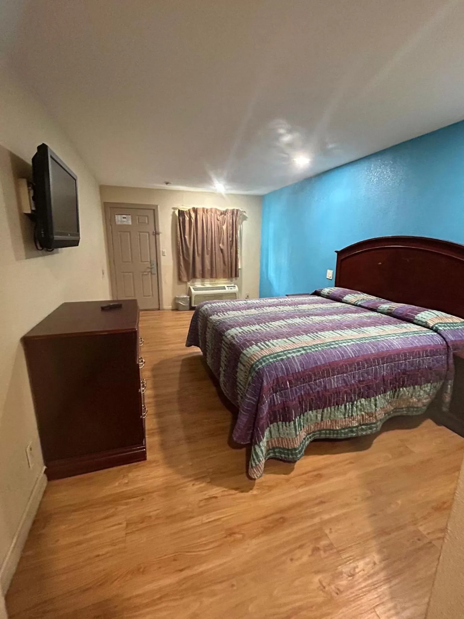 Guests in Blue Star inn