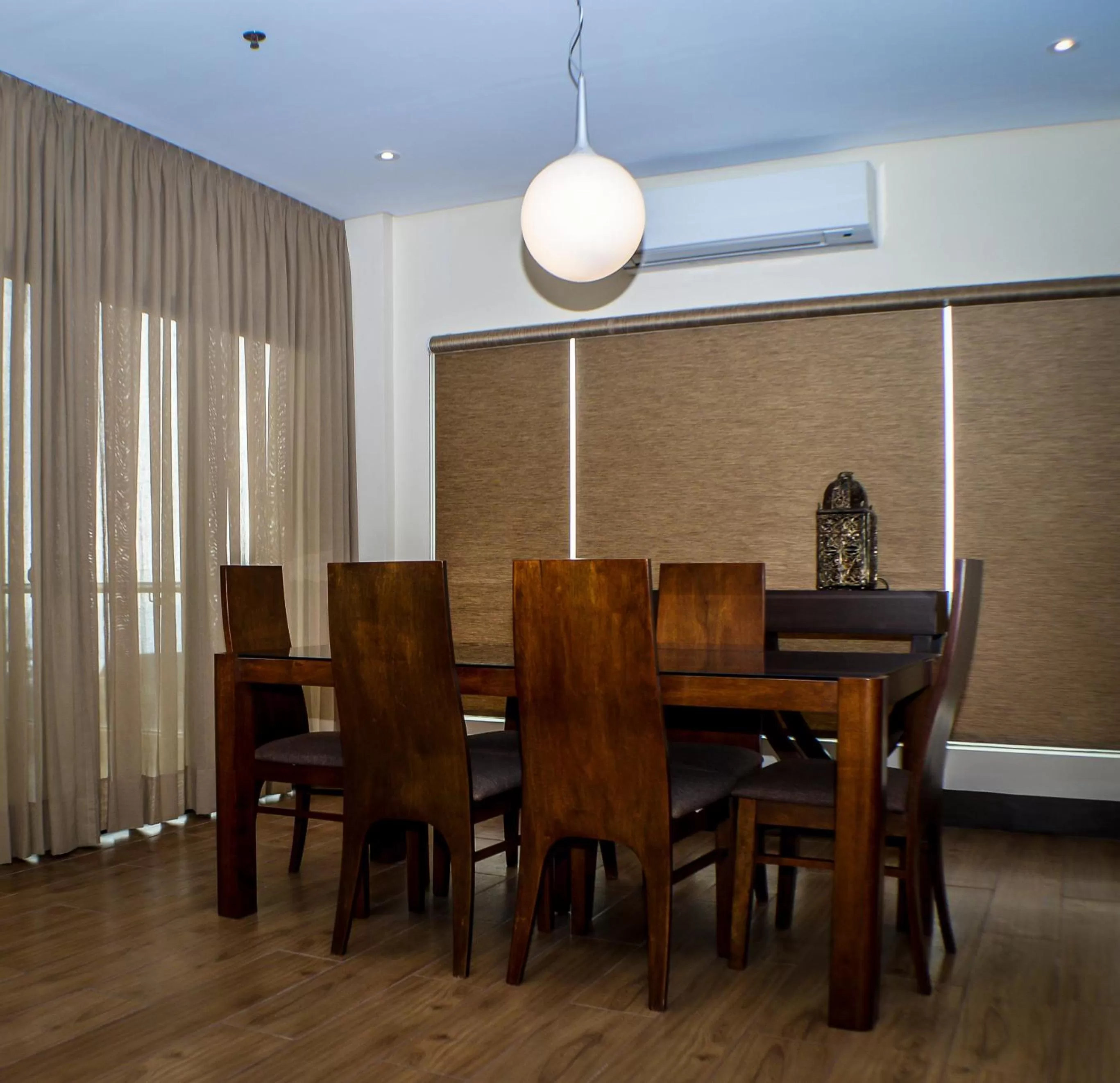 Bedroom in Hotel Monticello Tagaytay