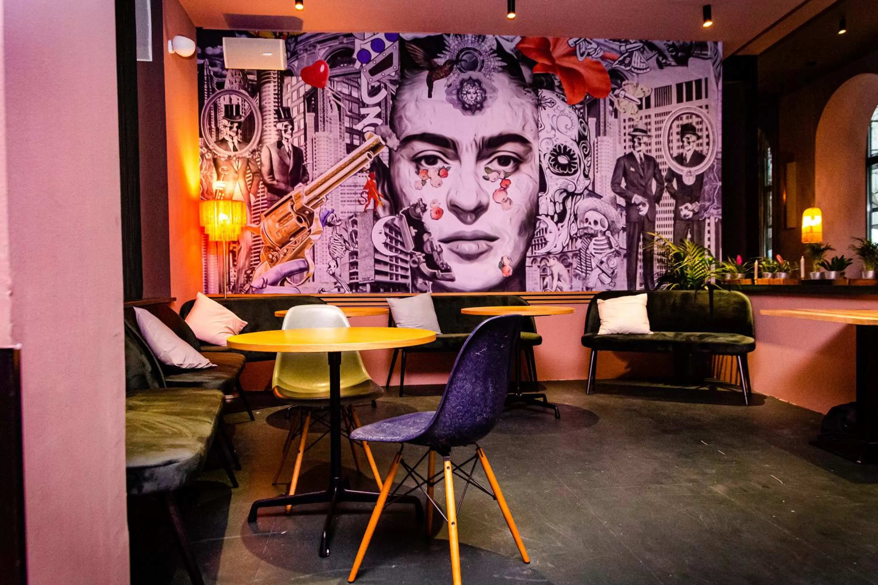 Restaurant/places to eat in Yours Truly