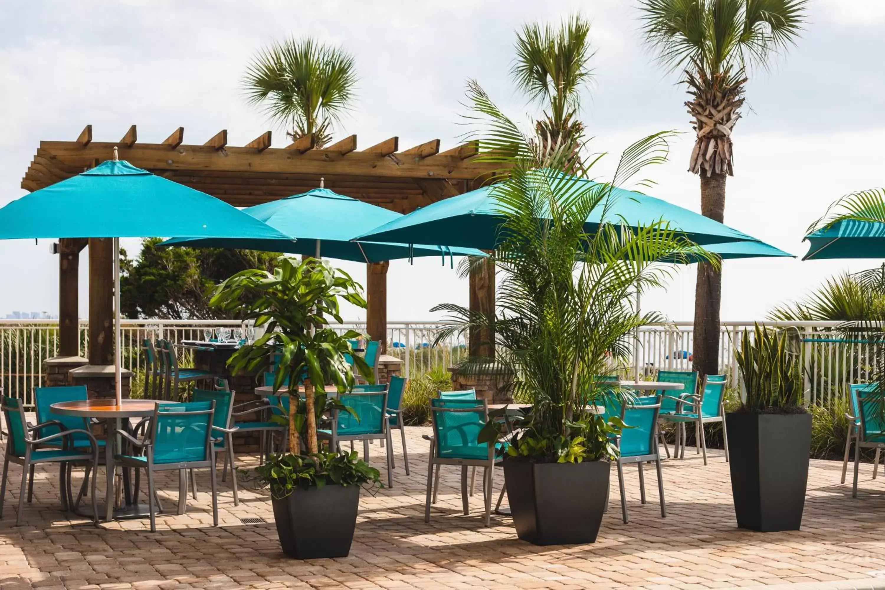 Restaurant/Places to Eat in Holiday Inn Resort Oceanfront at Surfside Beach, an IHG Hotel