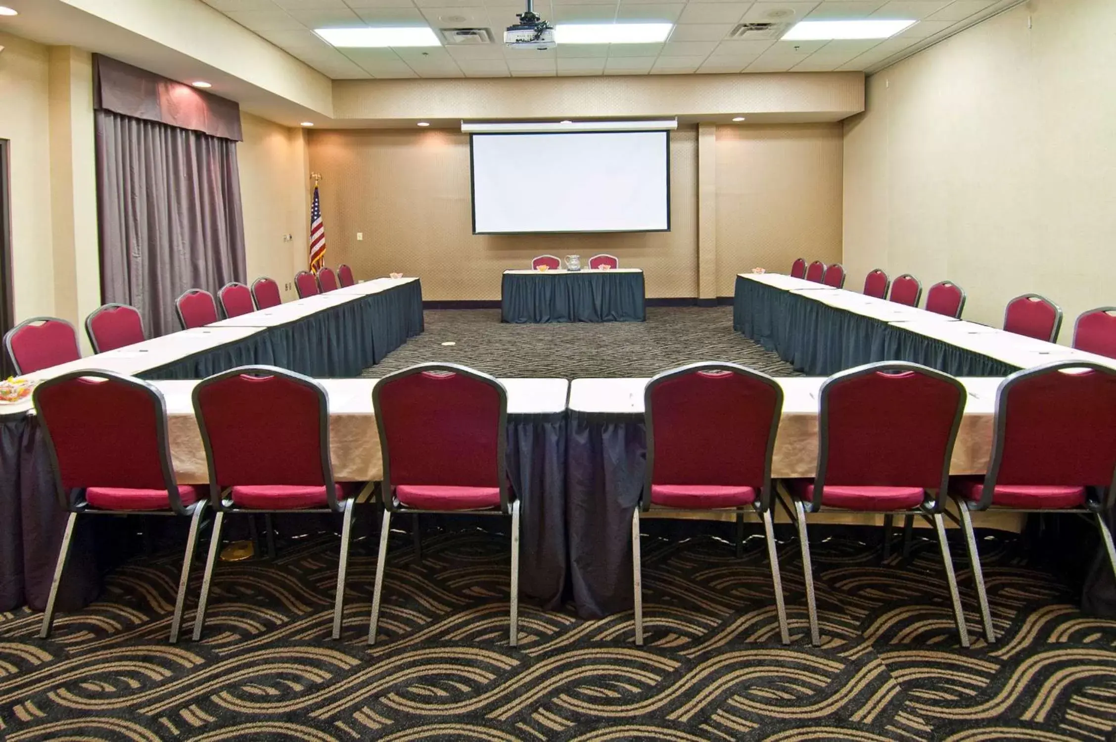 Meeting/conference room in Hampton Inn & Suites Millington