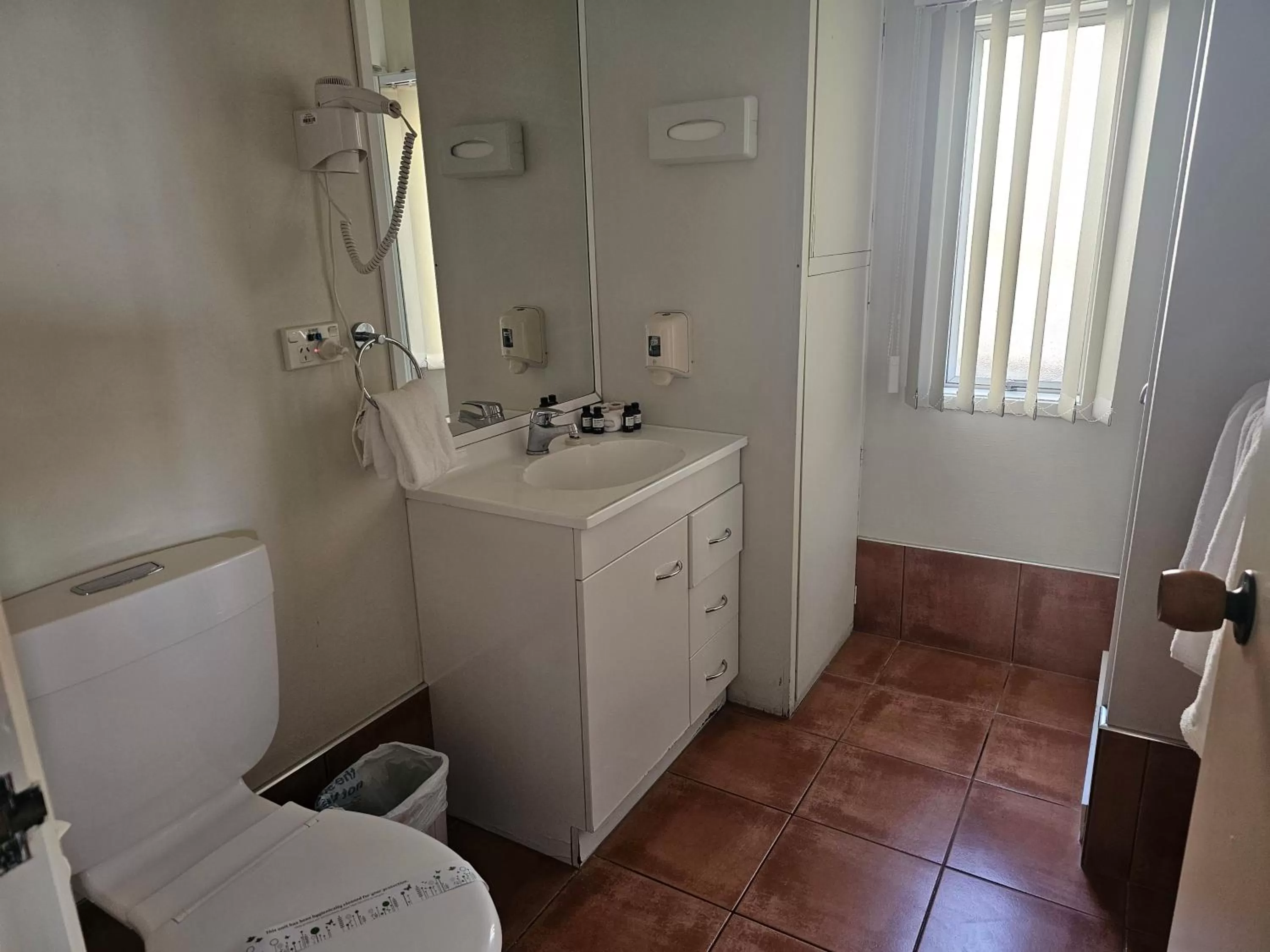 Bathroom in Tui Oaks Motel