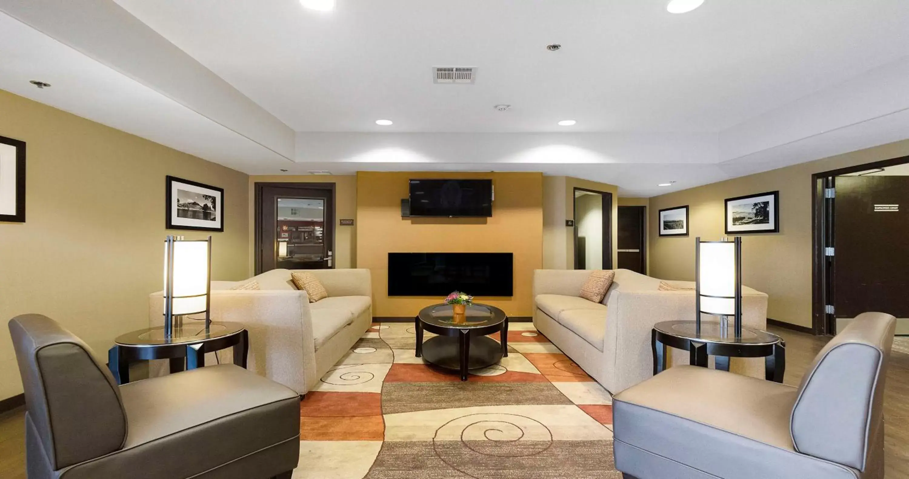 Lobby or reception, Seating Area in Best Western Plus Wine Country Inn & Suites
