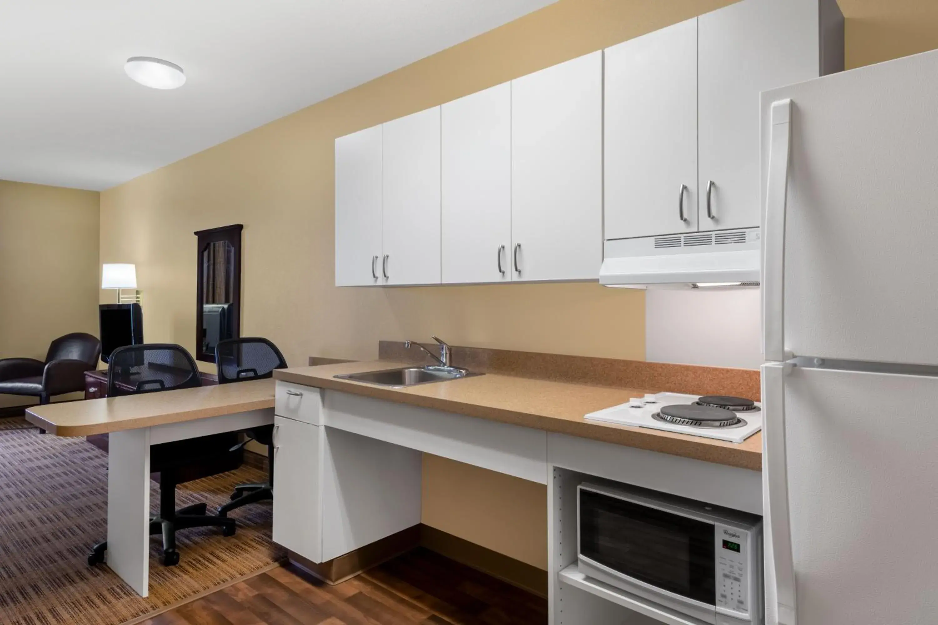 Kitchen or kitchenette, Kitchen/Kitchenette in Extended Stay America Suites - Columbus - Bradley Park