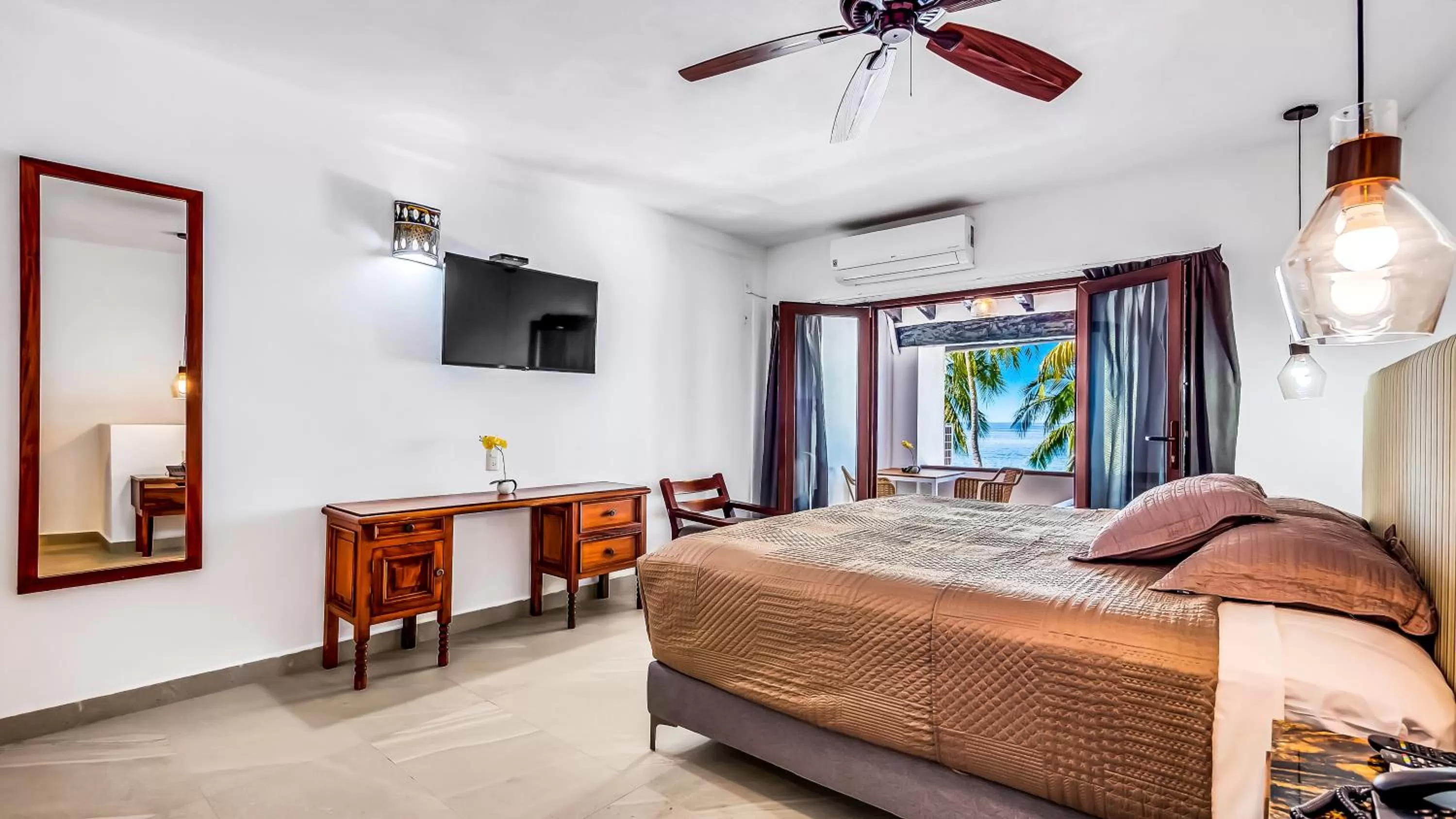 Photo of the whole room, Bed in Marboka Hotel & Suites