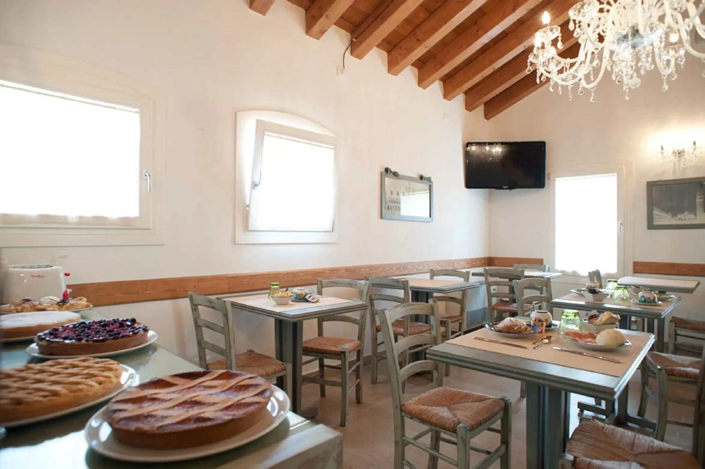 Restaurant/Places to Eat in Villa Myosotis