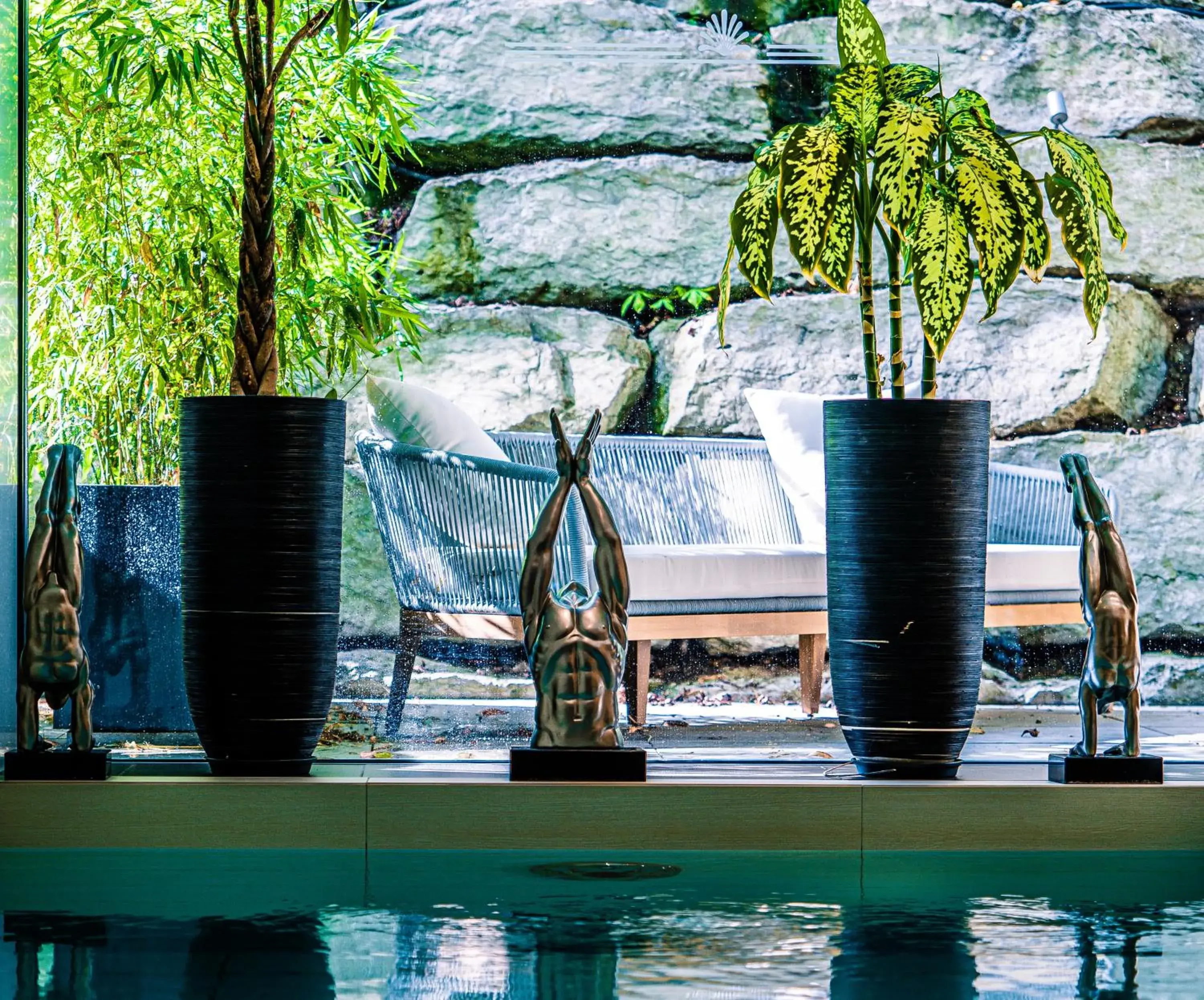 Swimming pool in Hostellerie Le Petit Manoir