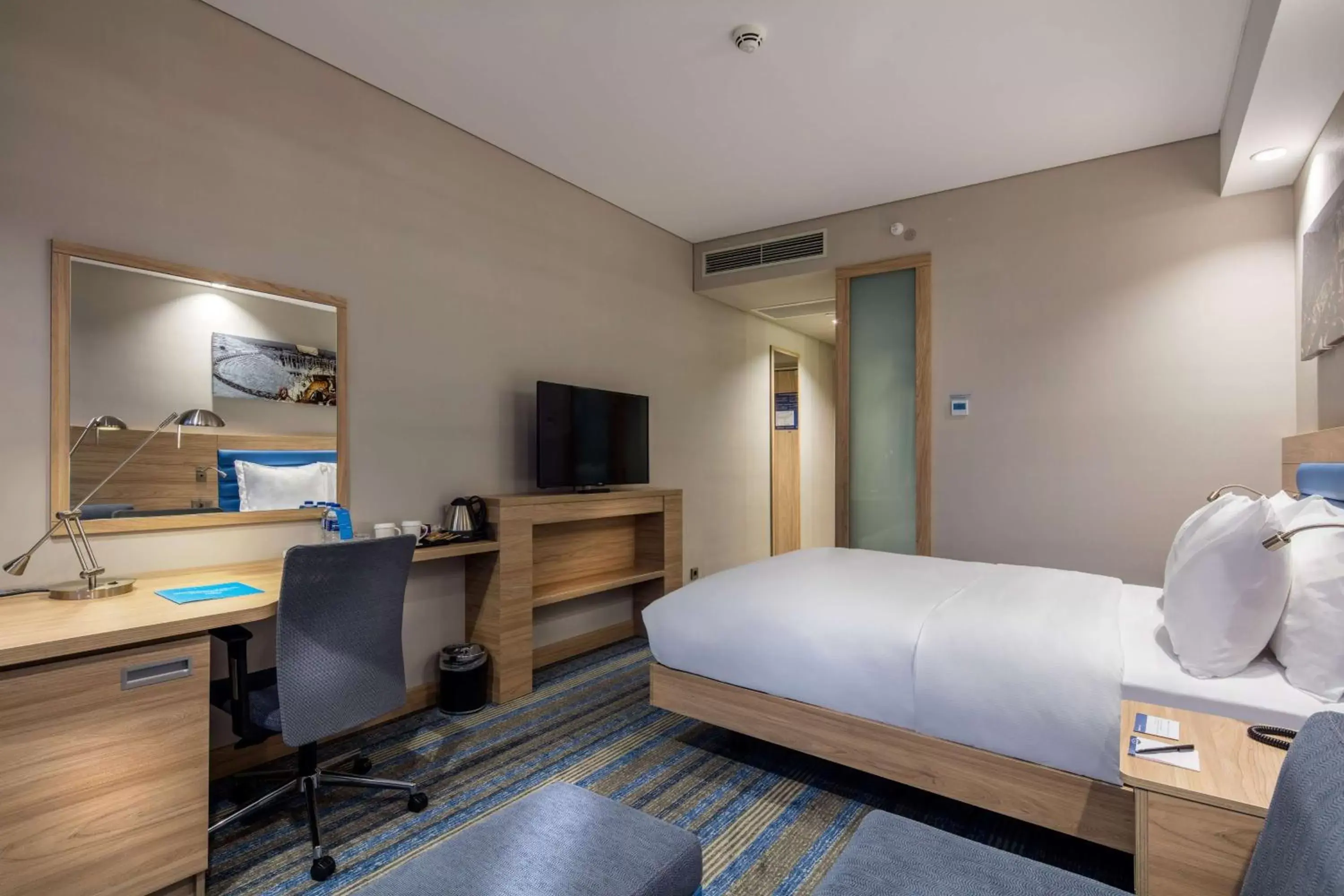 Bedroom, Bed in Hampton By Hilton Izmir Aliaga Bedroom, Bed in Hampton By Hilton Izmir Aliaga