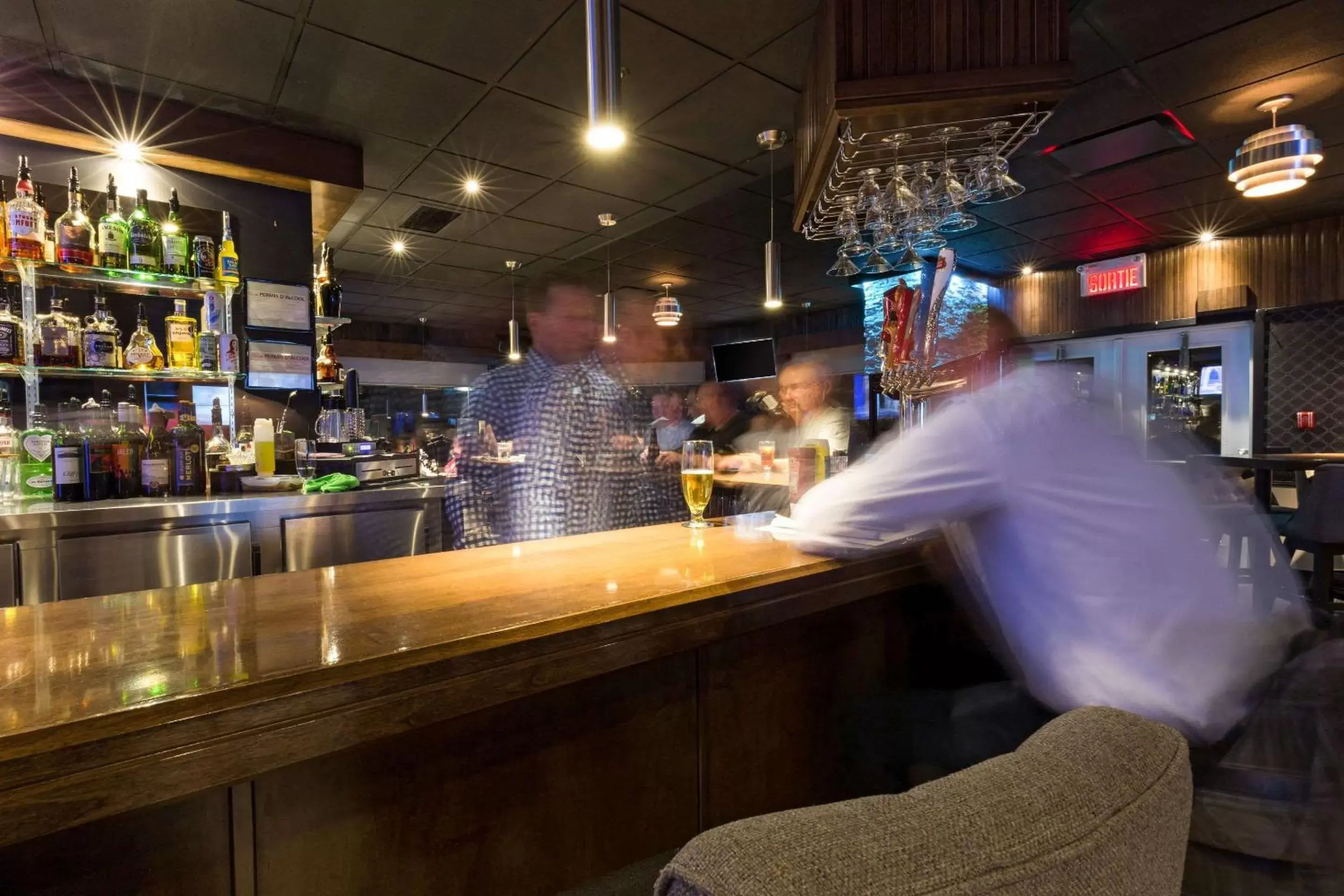 Lounge or bar in Quality Inn & Suites Lounge or bar in Quality Inn & Suites