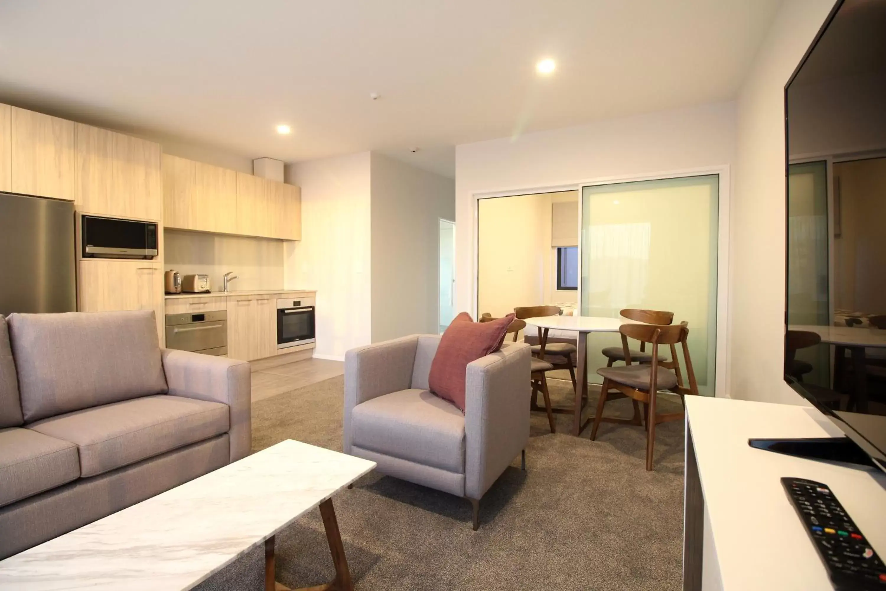 Living room, Seating Area in FERNZ Motel & Apartments Birkenhead