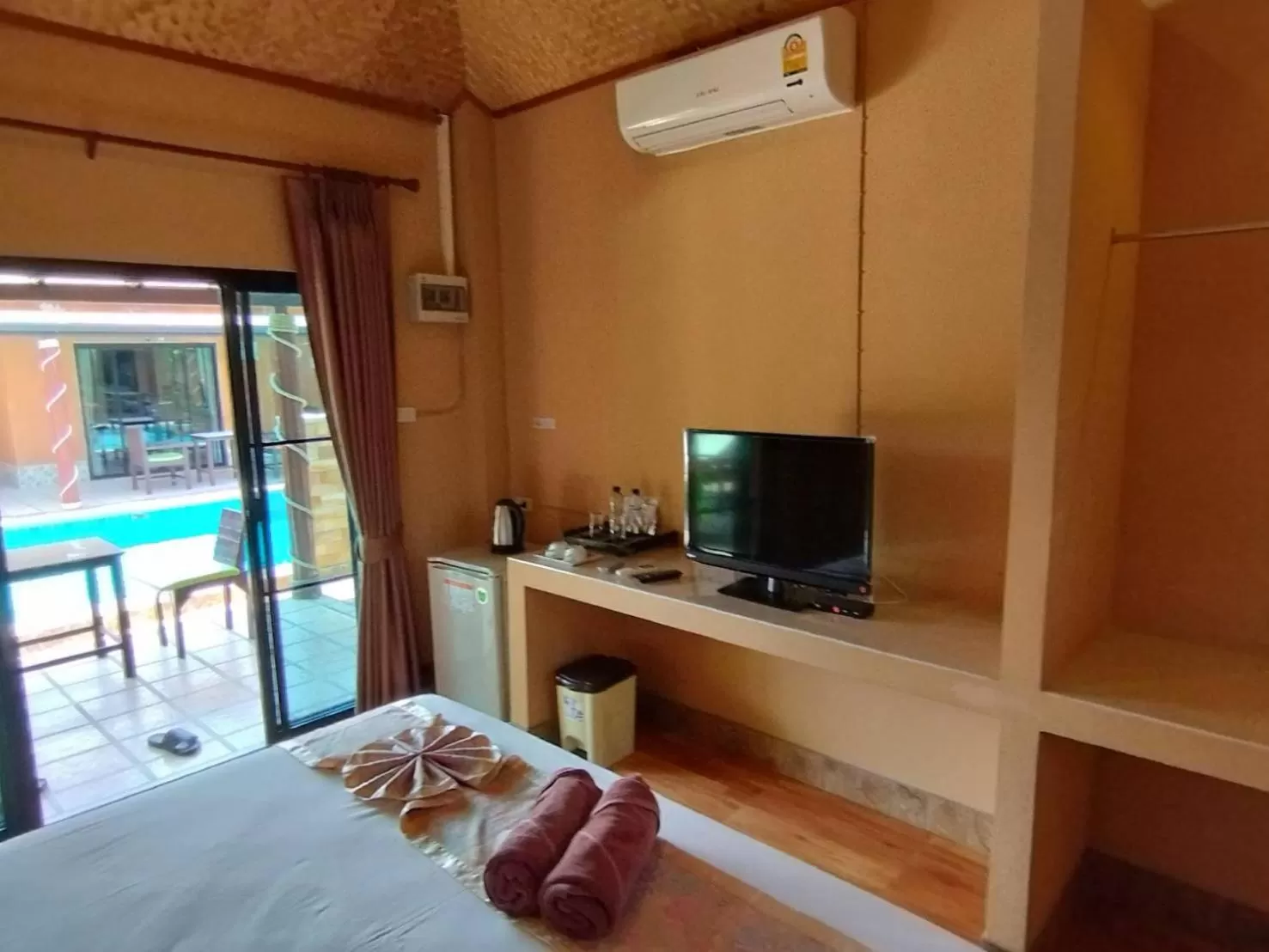 TV and multimedia, Bed in Panisara Pool Villa Resort Huahin