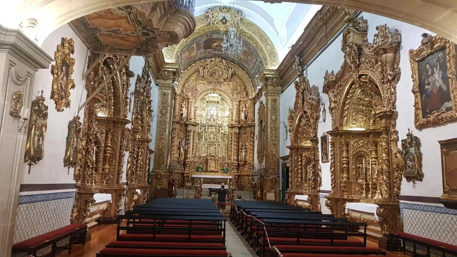 Place of worship, Winter in São Pedro Suite Faro